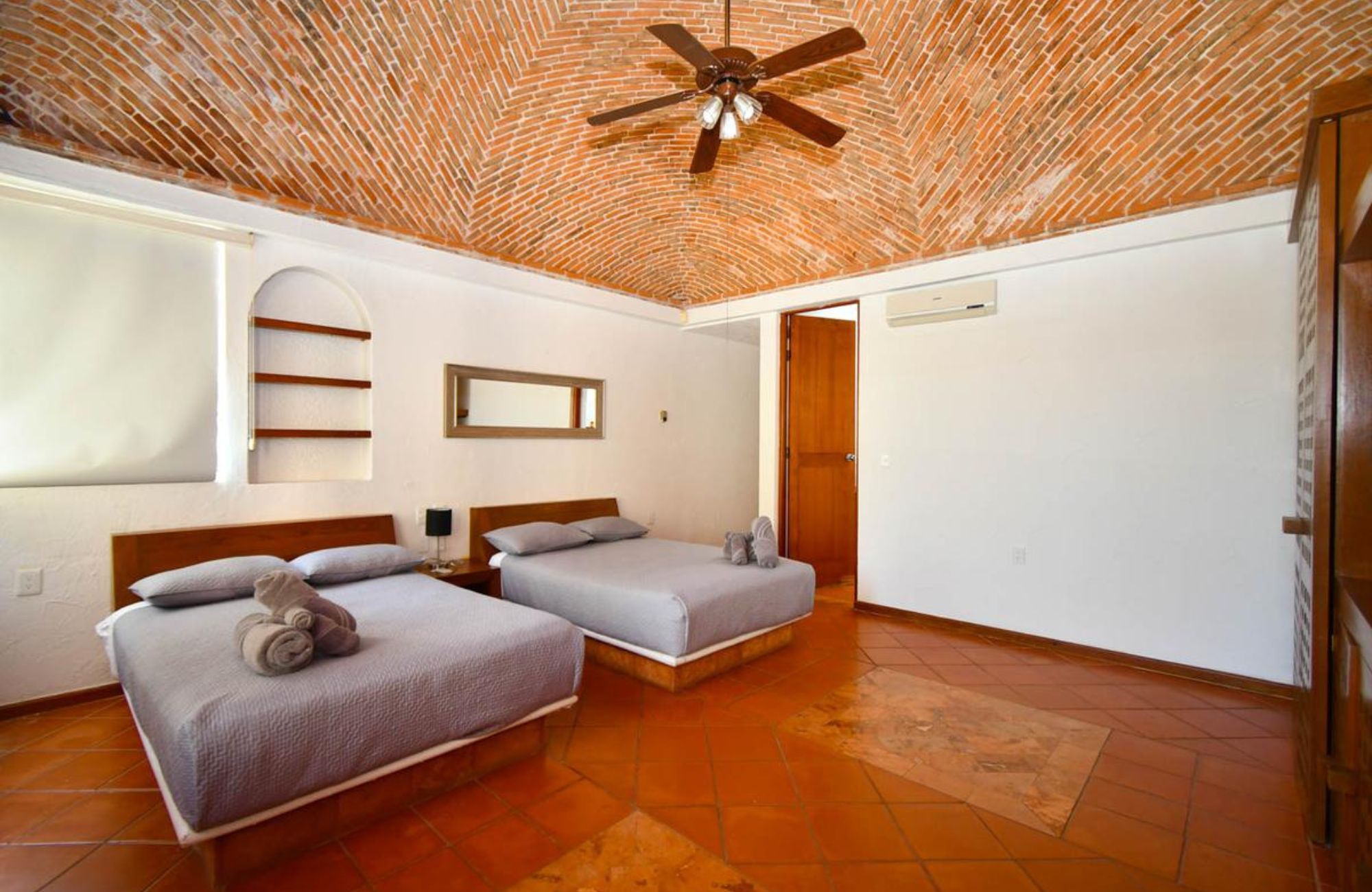 House with terrace and private pool, for sale, Puerto Canc&uacute;n, Canc&uacute;n