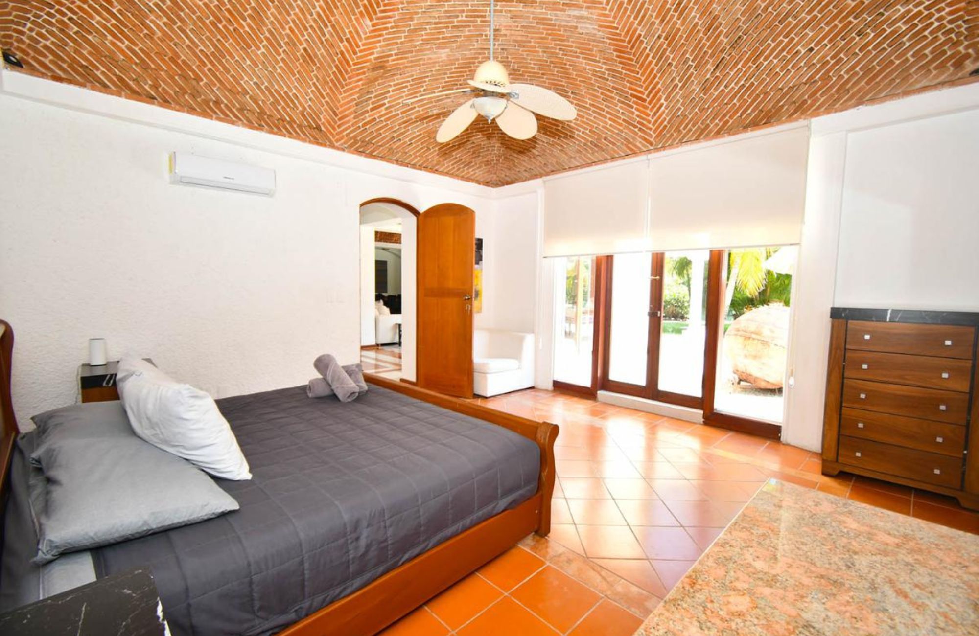 House with terrace and private pool, for sale, Puerto Canc&uacute;n, Canc&uacute;n