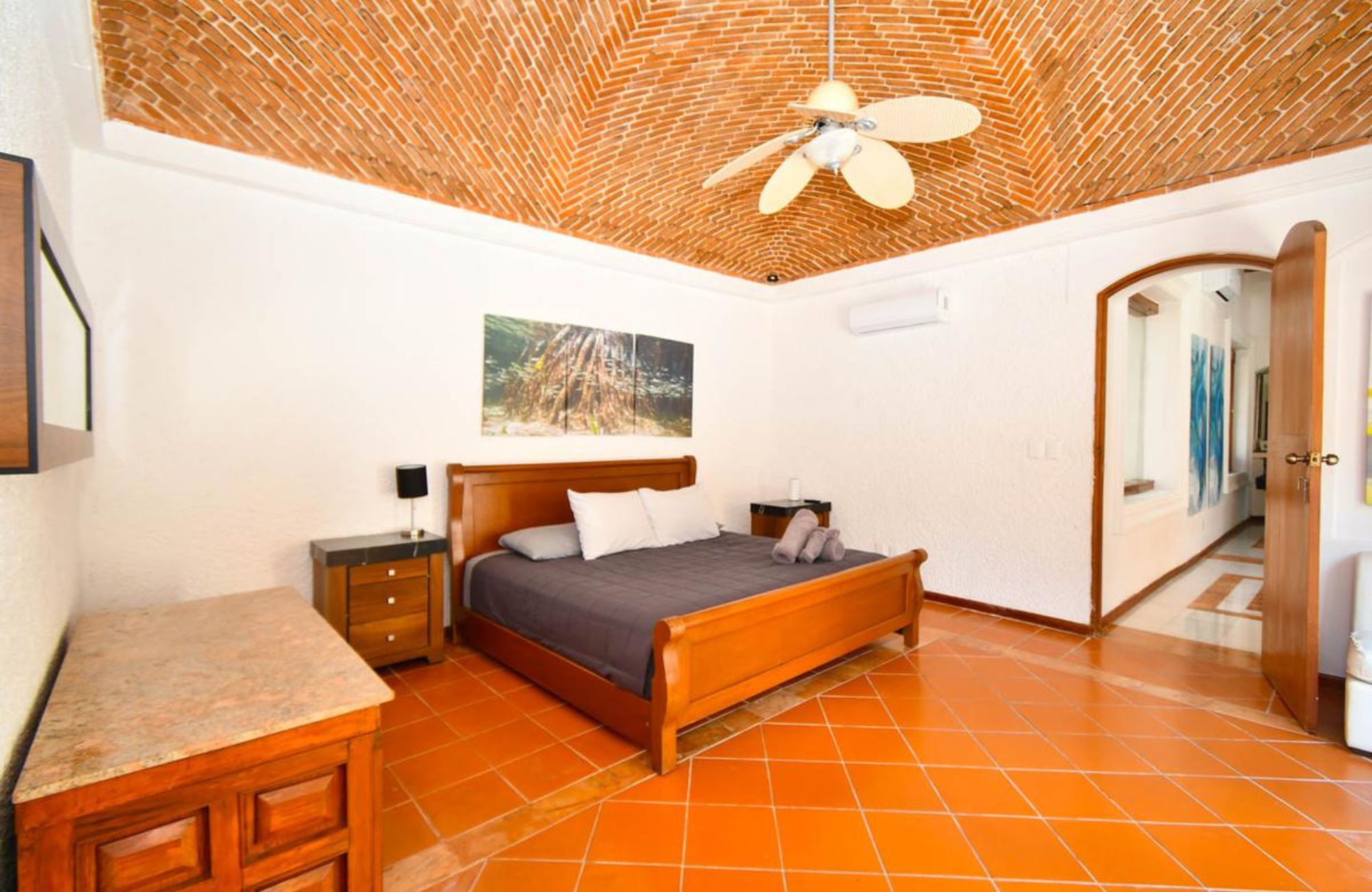 House with terrace and private pool, for sale, Puerto Canc&uacute;n, Canc&uacute;n