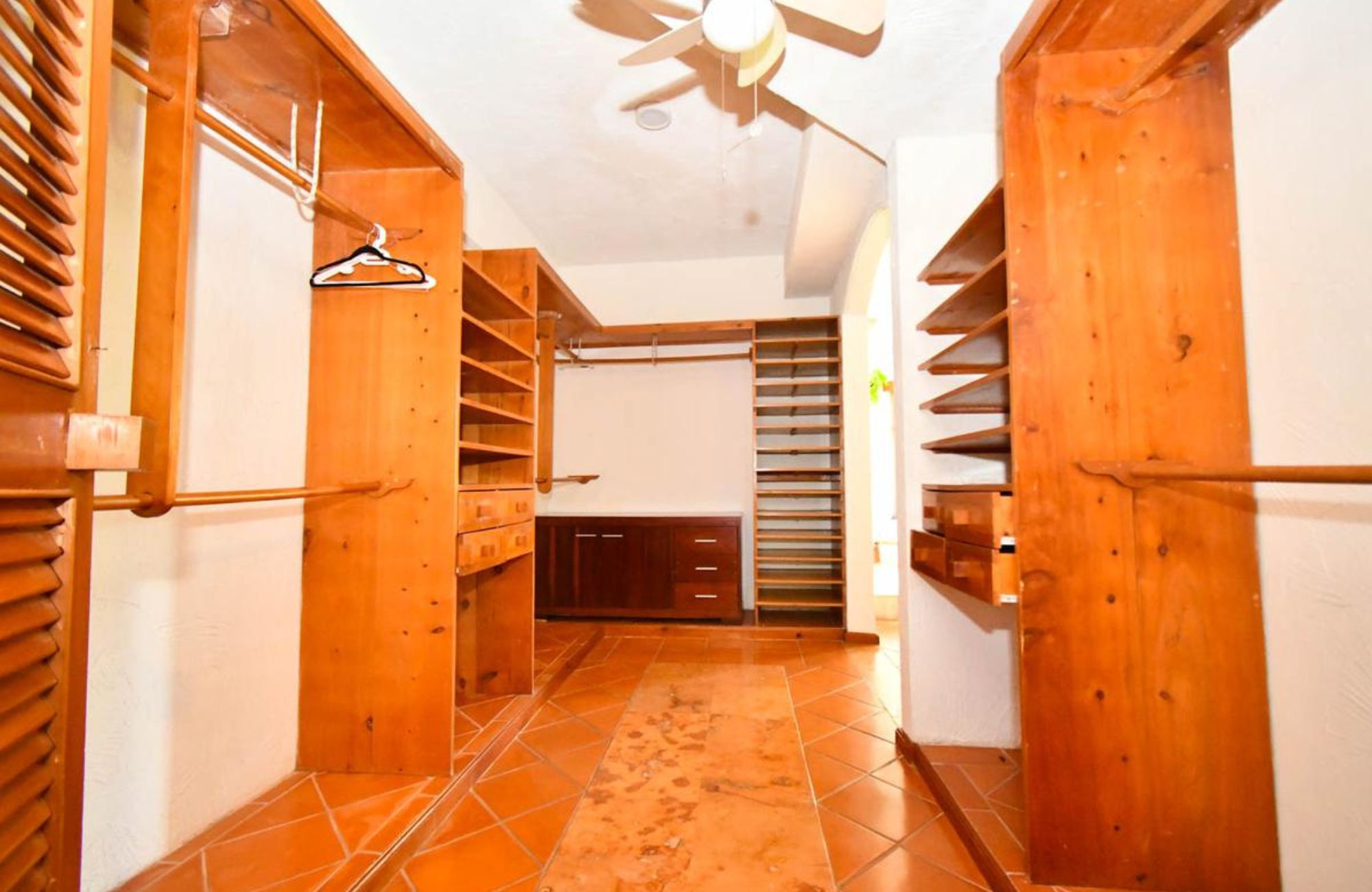 House with terrace and private pool, for sale, Puerto Canc&uacute;n, Canc&uacute;n