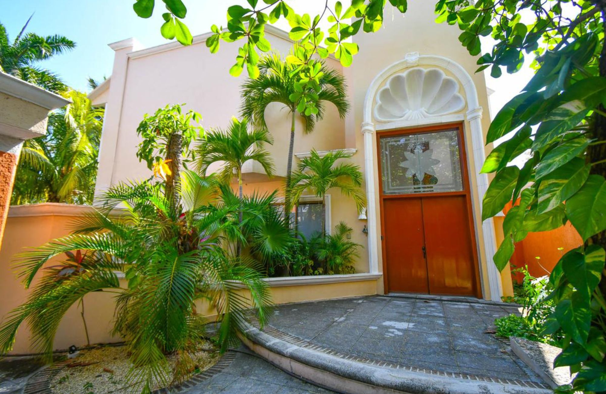 House with terrace and private pool, for sale, Puerto Canc&uacute;n, Canc&uacute;n