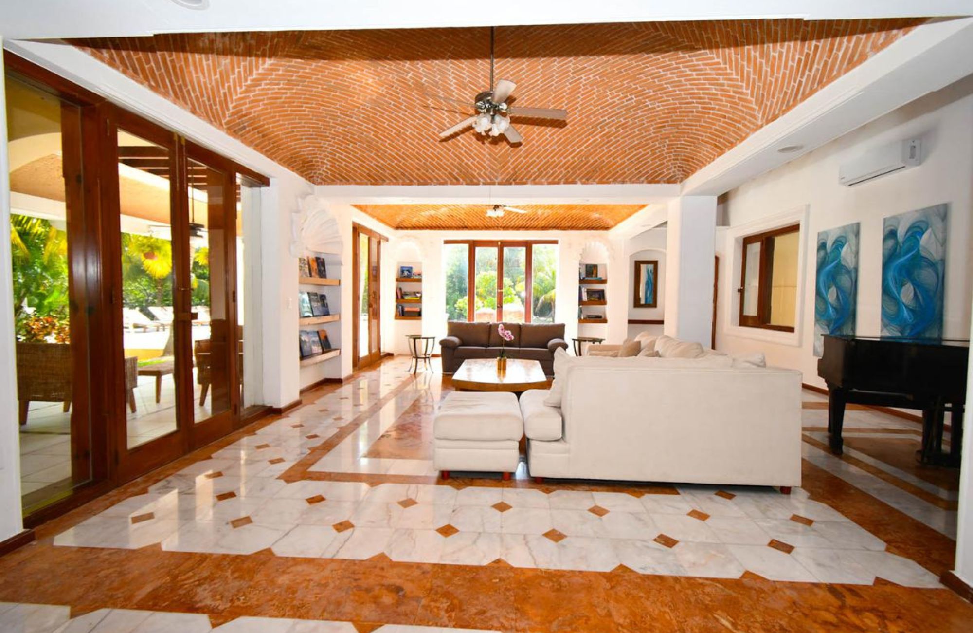 House with terrace and private pool, for sale, Puerto Canc&uacute;n, Canc&uacute;n