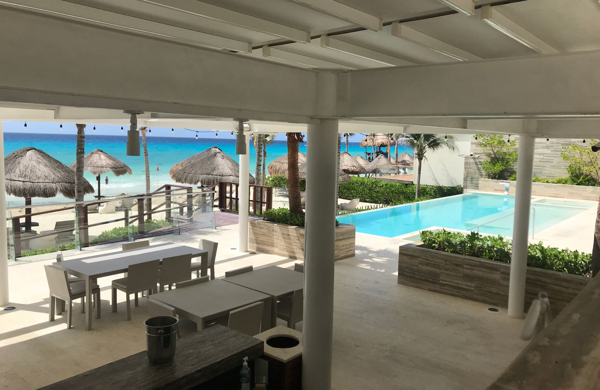 Luxury condo with studio and private marina for sale, Hotel Zone Canc&uacute;n