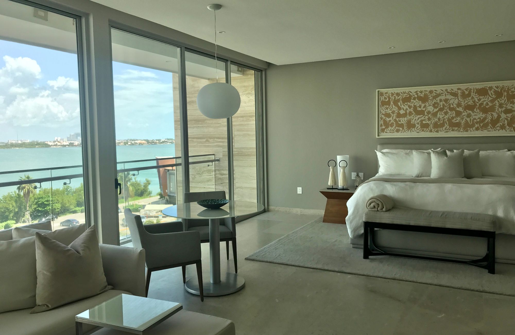 Luxury condo with studio and private marina for sale, Hotel Zone Canc&uacute;n