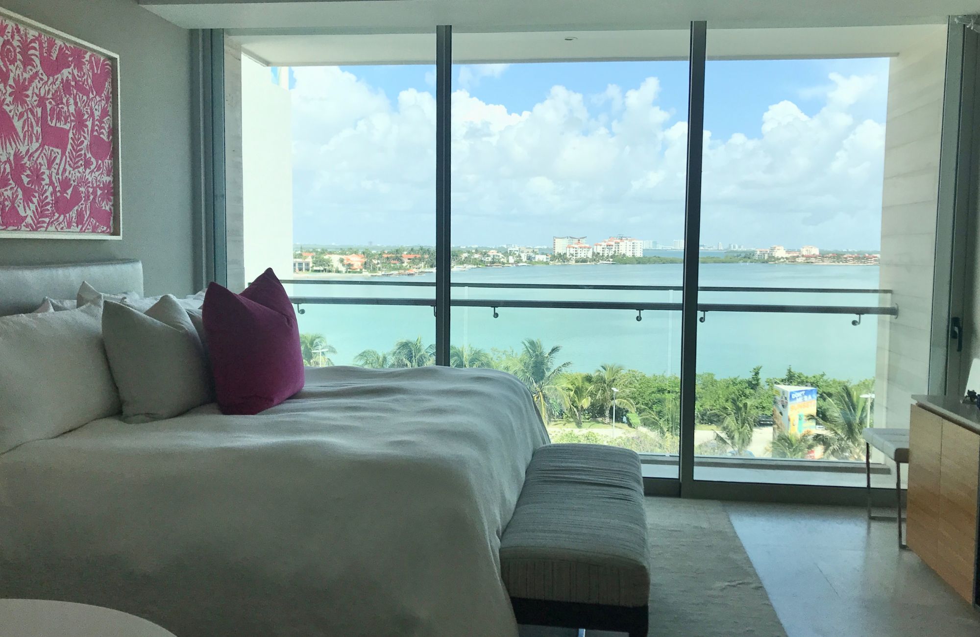 Luxury condo with studio and private marina for sale, Hotel Zone Canc&uacute;n