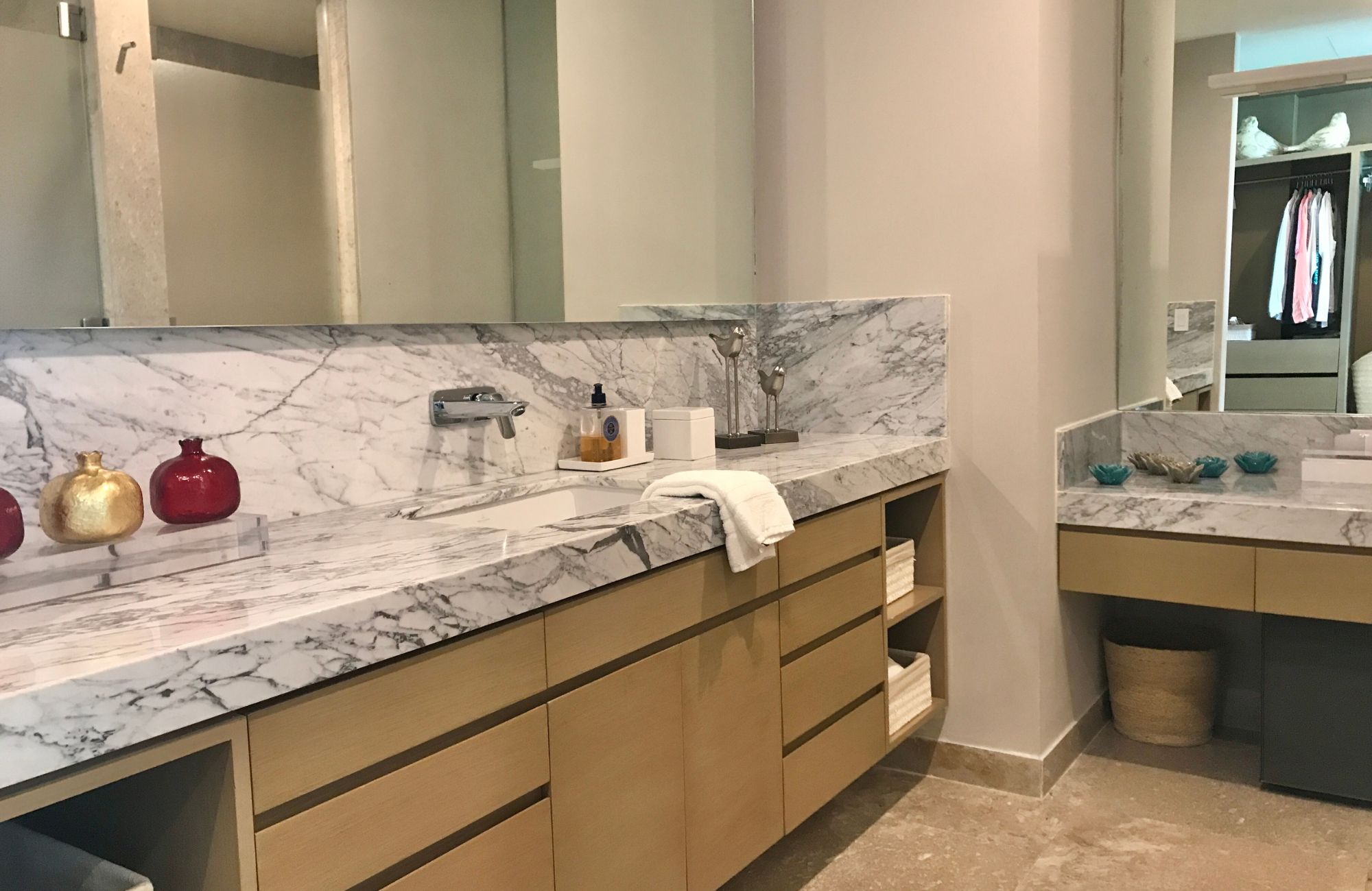 Luxury condo with studio and private marina for sale, Hotel Zone Canc&uacute;n