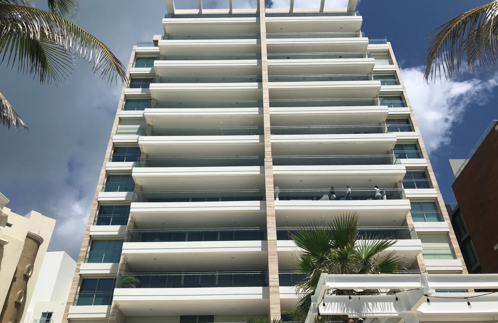 Luxury condo with studio and private marina for sale, Hotel Zone Canc&uacute;n