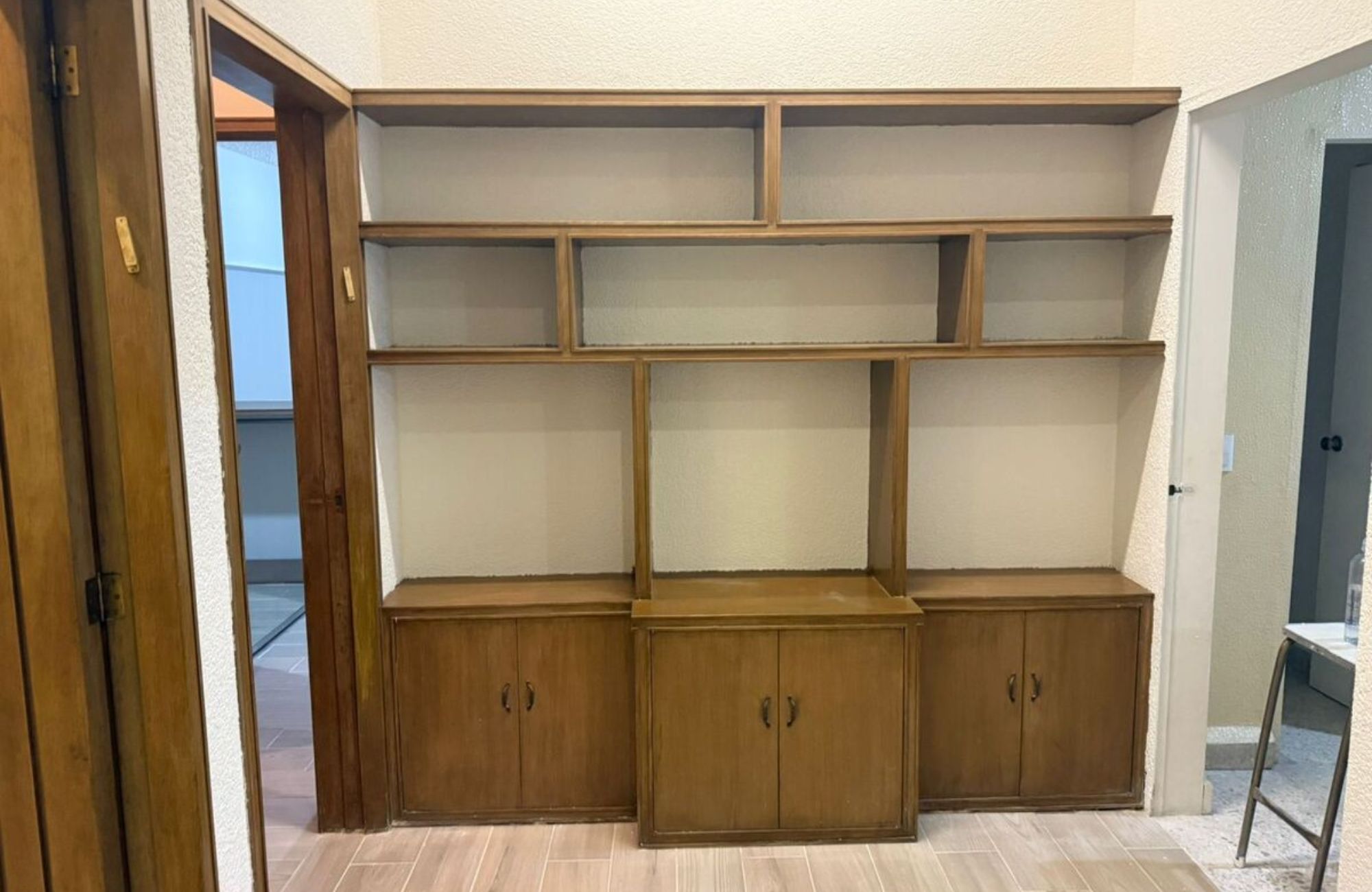 Residence with garden, jacuzzi, playground, library, utility room, parking for 5 cars, in Bosques de las Lomas for sale