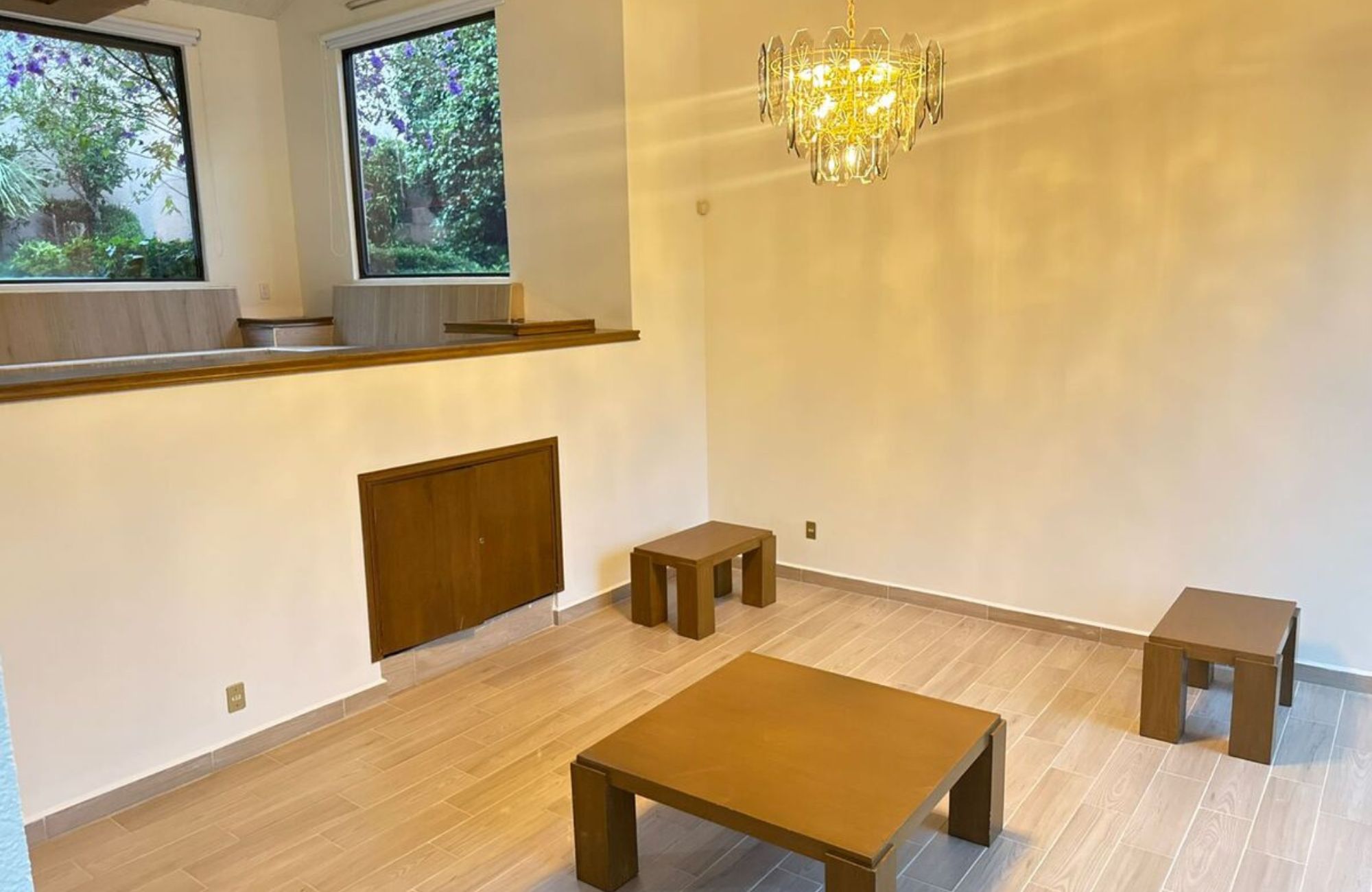 Residence with garden, jacuzzi, playground, library, utility room, parking for 5 cars, in Bosques de las Lomas for sale