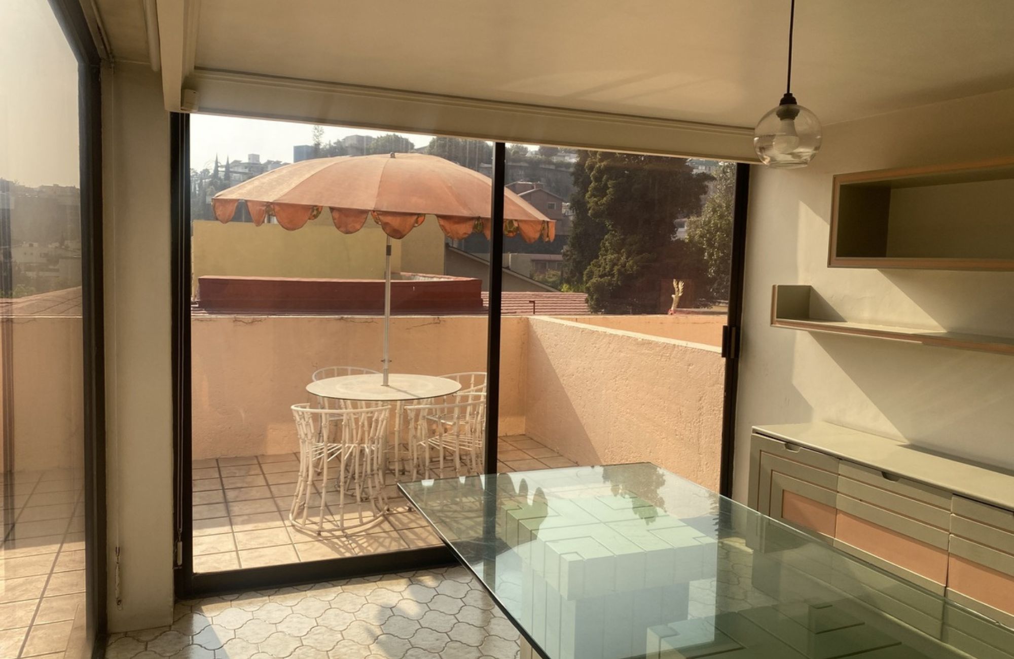 Residence with garden, jacuzzi, playground, library, utility room, parking for 5 cars, in Bosques de las Lomas for sale