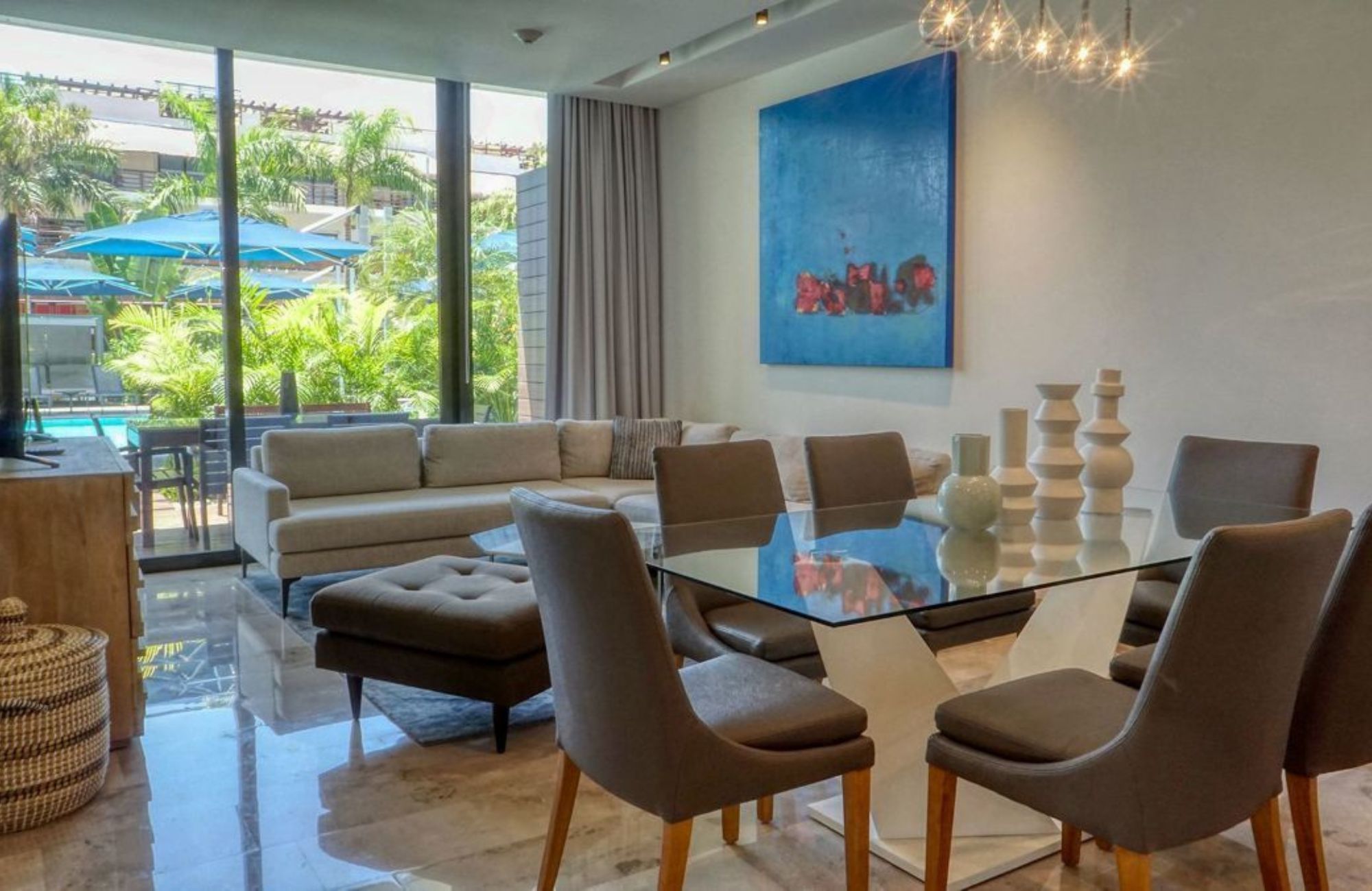 Condominio con terraza de 33 m2, rooftop con jacuzzi y alberca con vista al campo de golf, club de playa, casa club y amenidades de lujo en