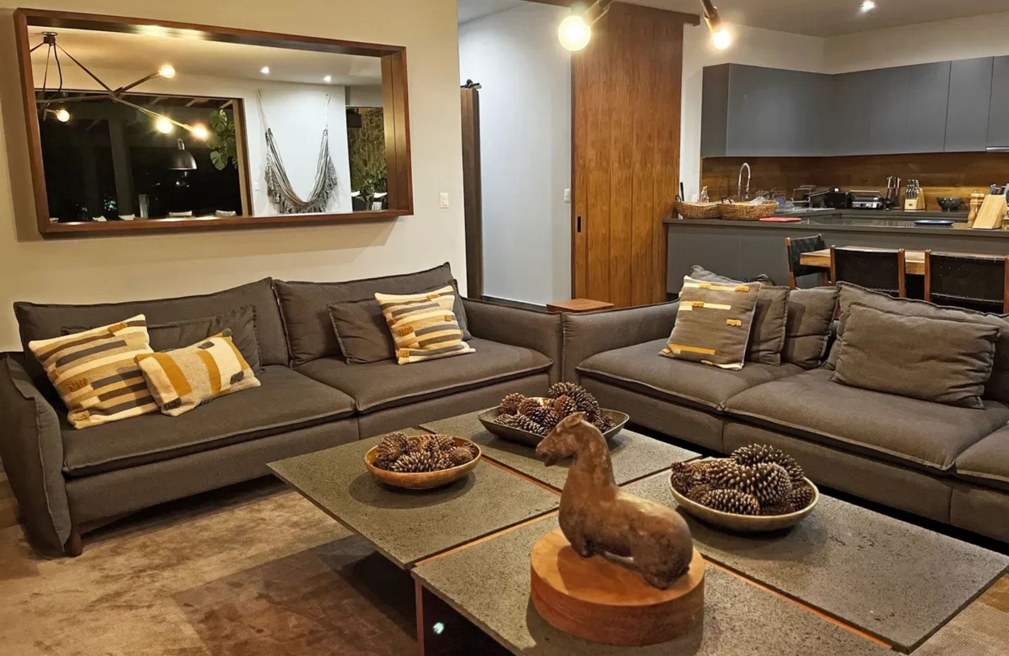 Residence with garden, jacuzzi, playground, library, utility room, parking for 5 cars, in Bosques de las Lomas for sale