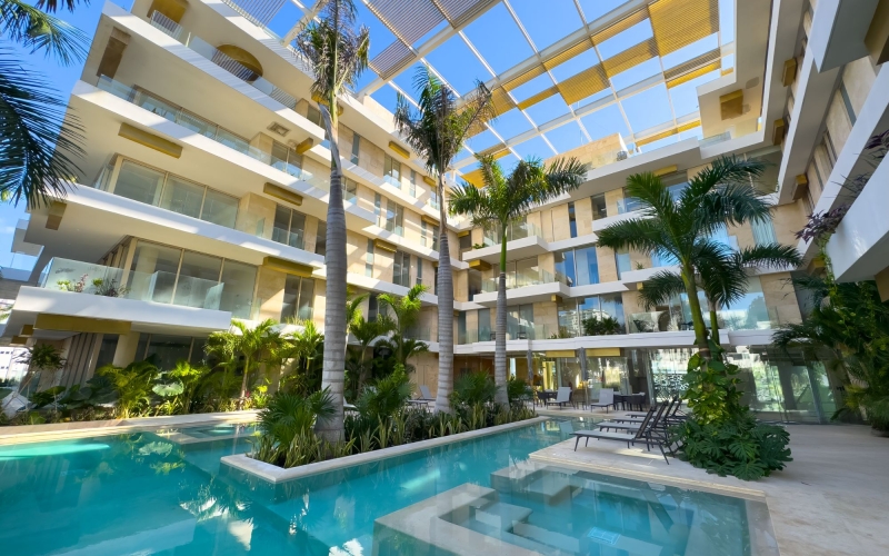 Spacious Condo with Terrace for Sale, Puerto Canc&uacute;n, Canc&uacute;n
