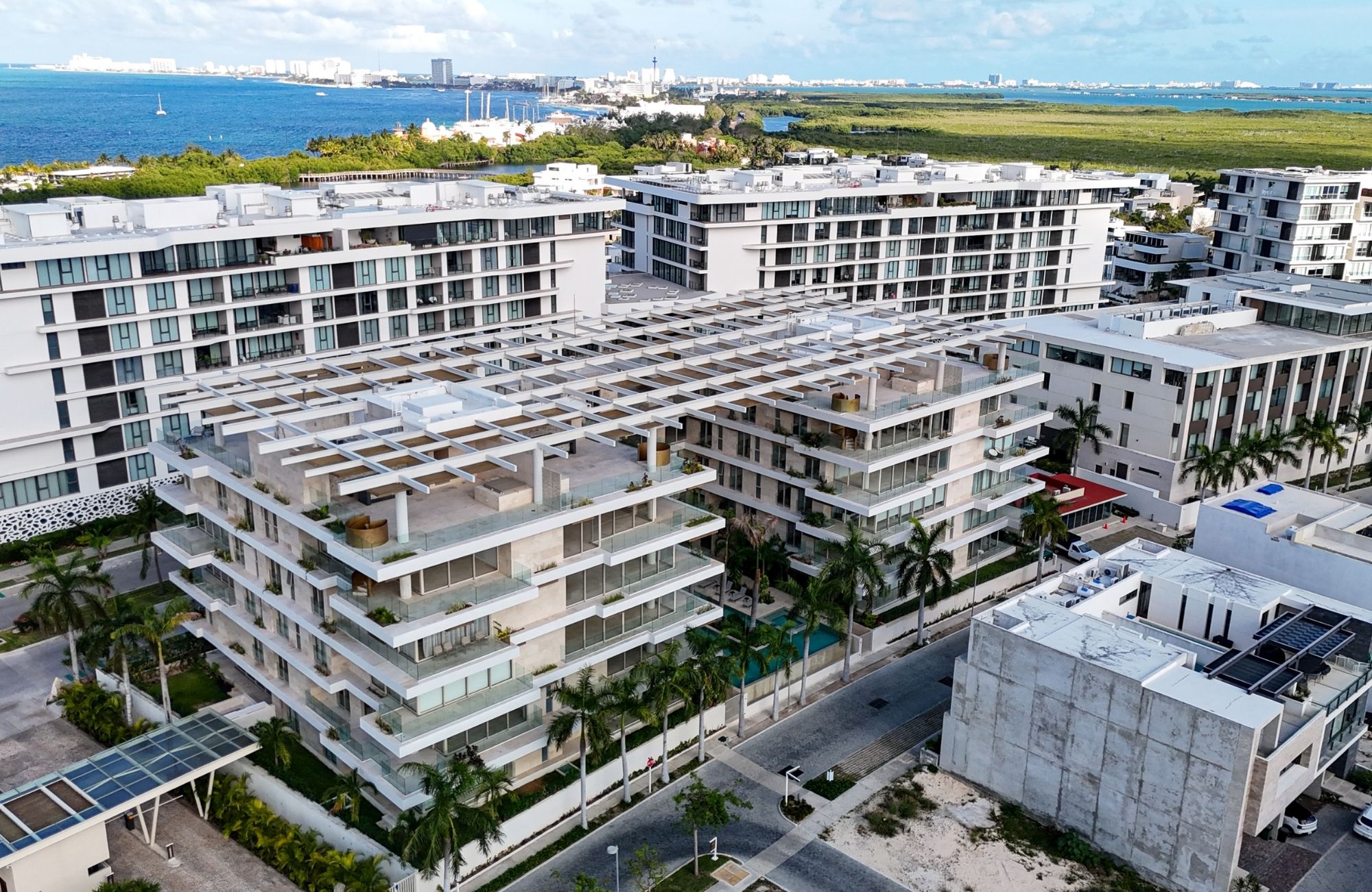 Luxury-amenities condominium for sale, Zona Hotelera, Canc&uacute;n