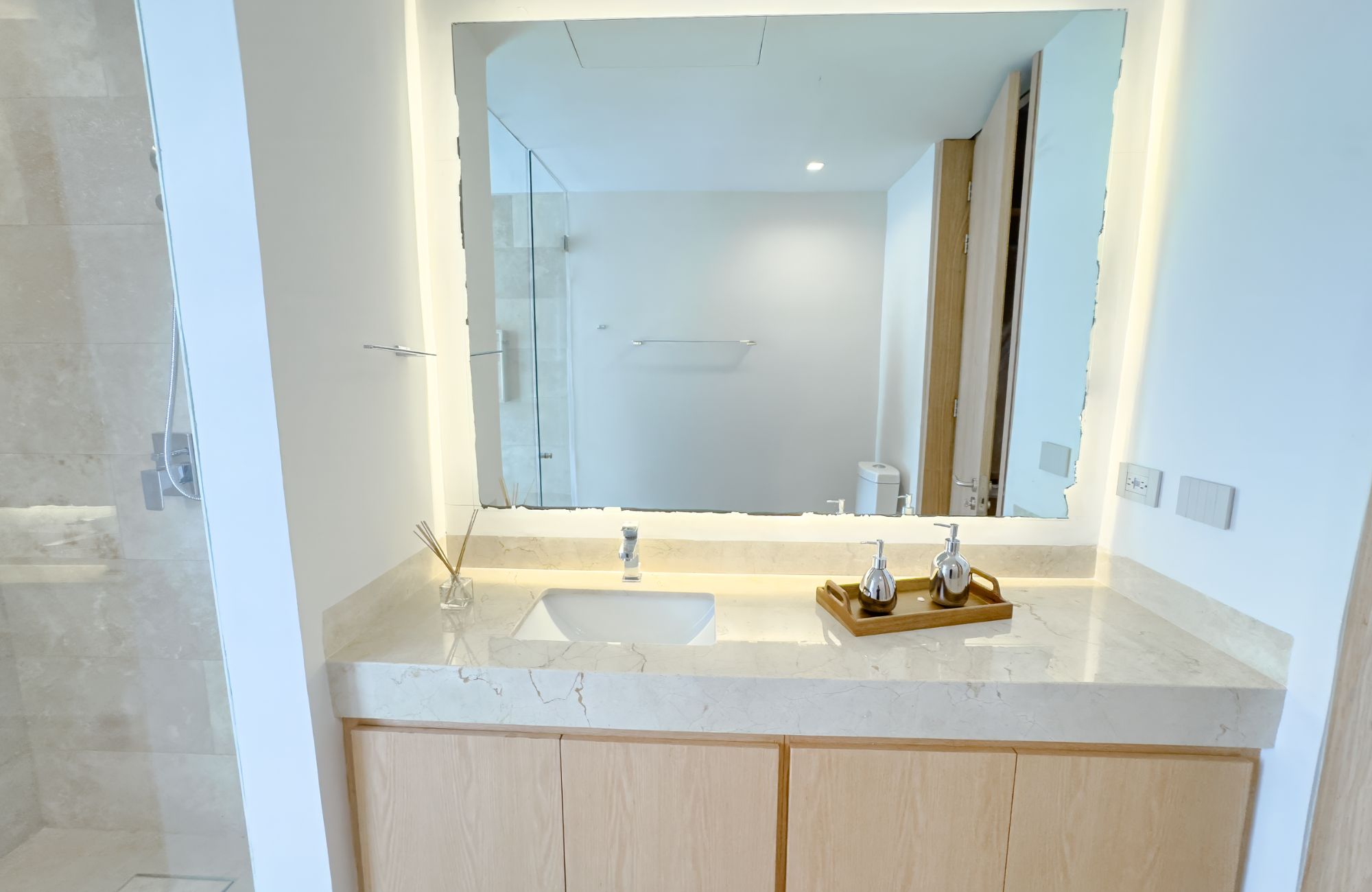 Condo with pool, terrace, and golf simulator for sale, Puerto Cancun, Cancun.