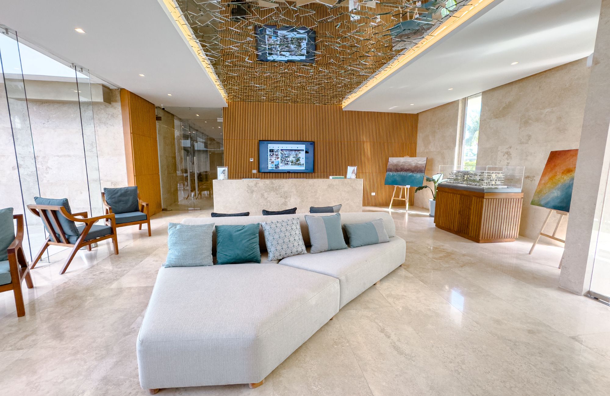 Condo with pool, terrace, and golf simulator for sale, Puerto Cancun, Cancun.