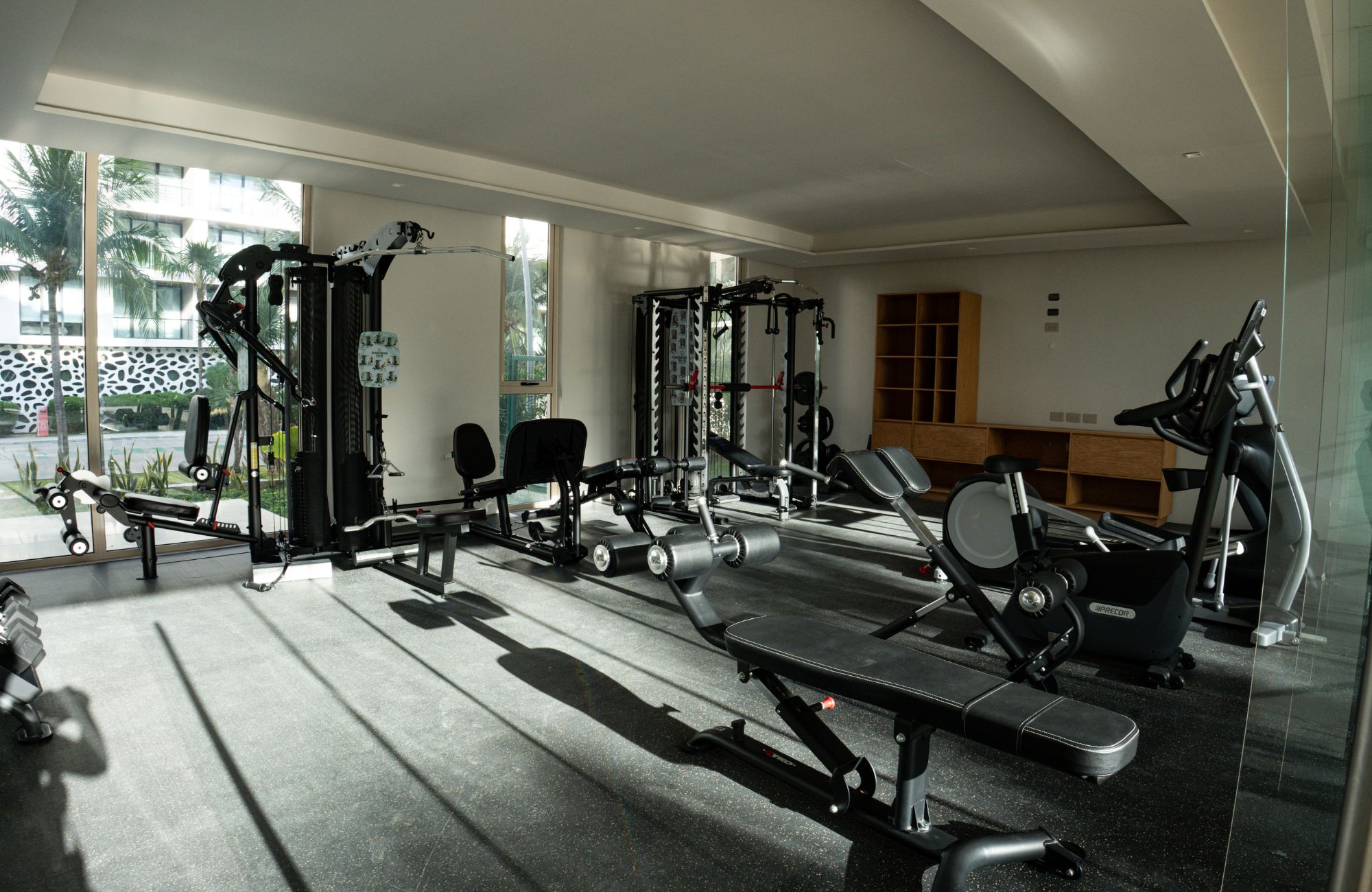 Condo with pool, terrace, and golf simulator for sale, Puerto Cancun, Cancun.