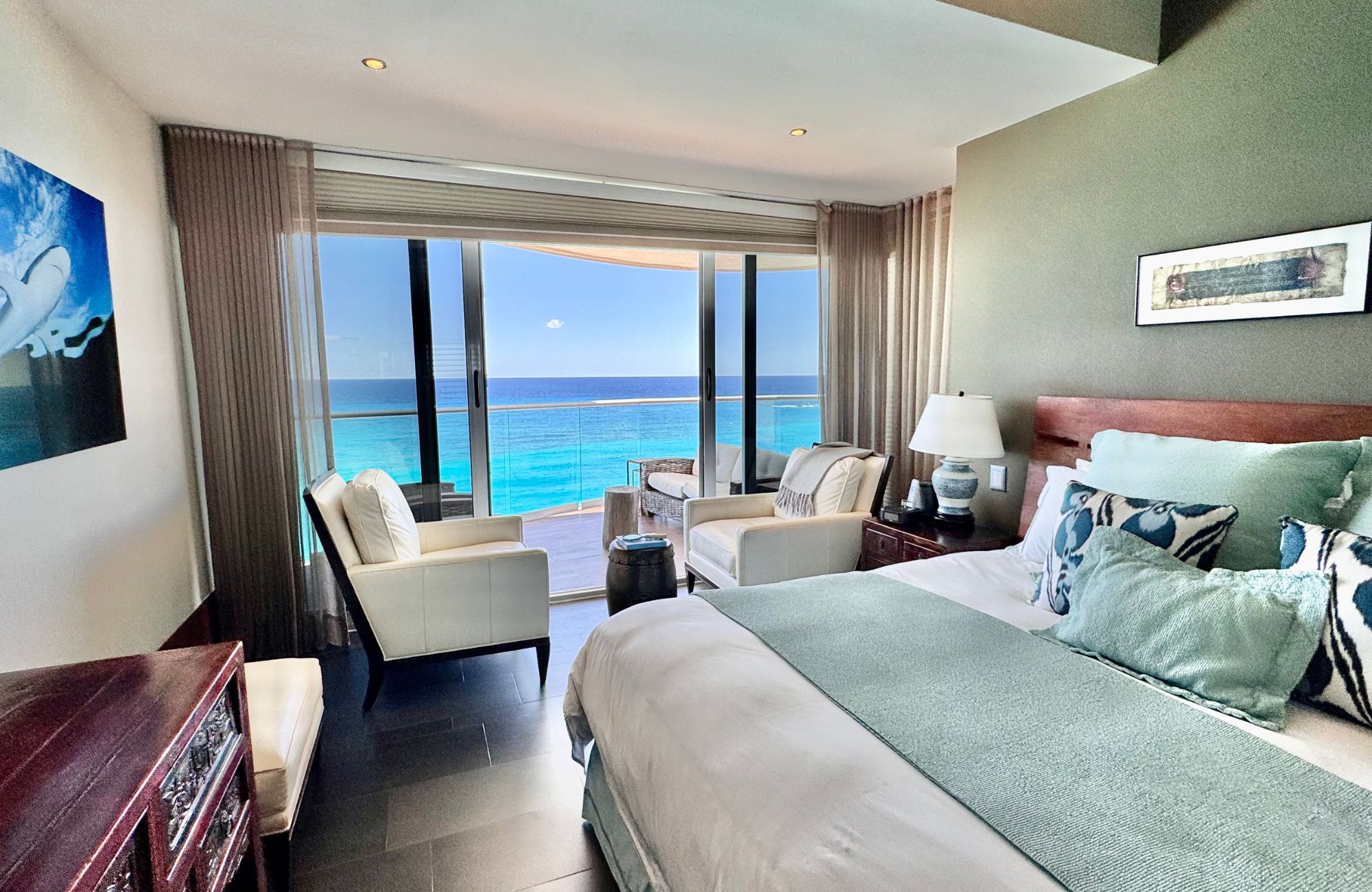 Oceanfront 4 bedroom condo for sale in Emerald Cancun
