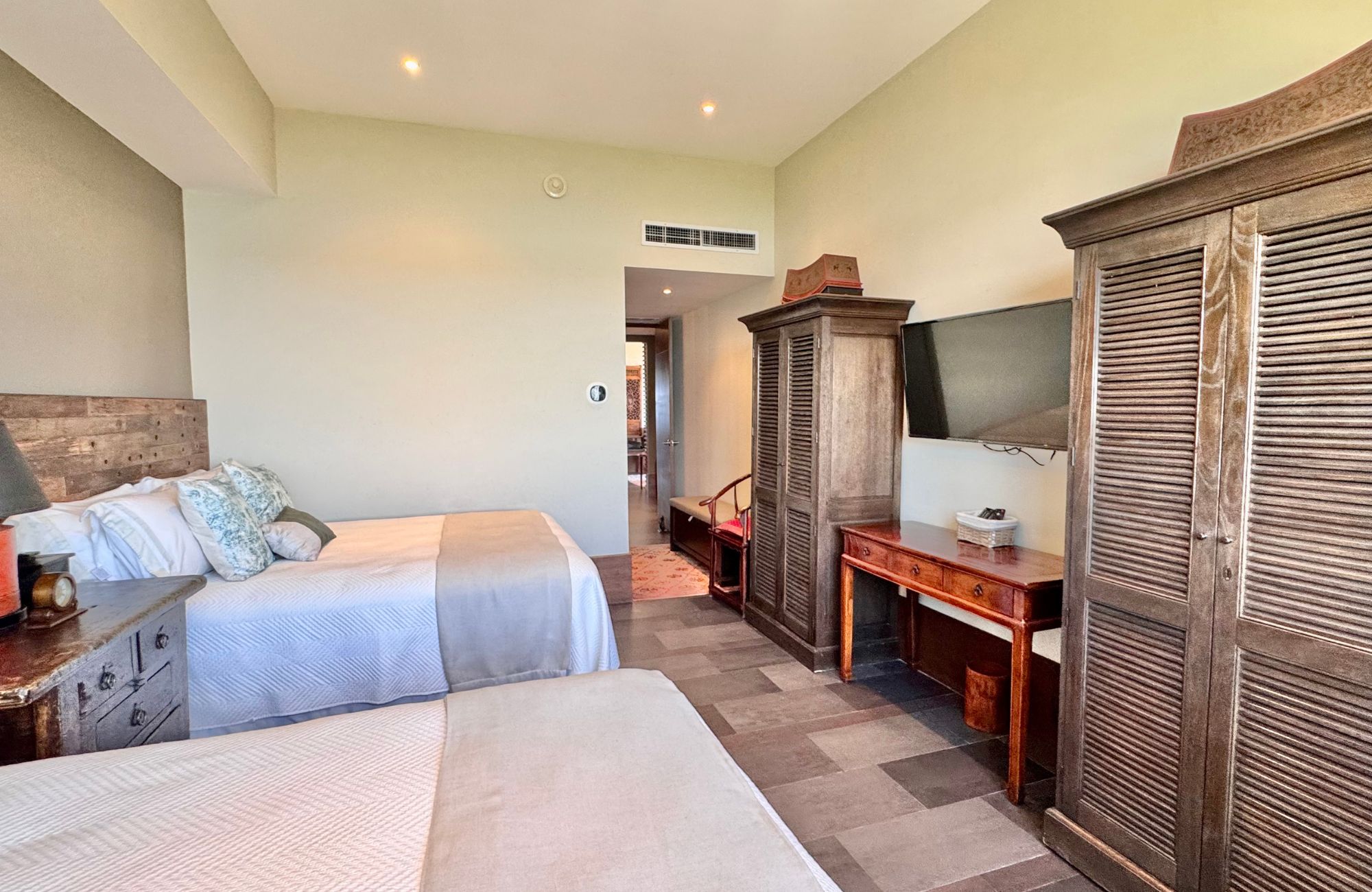 Oceanfront 4 bedroom condo for sale in Emerald Cancun