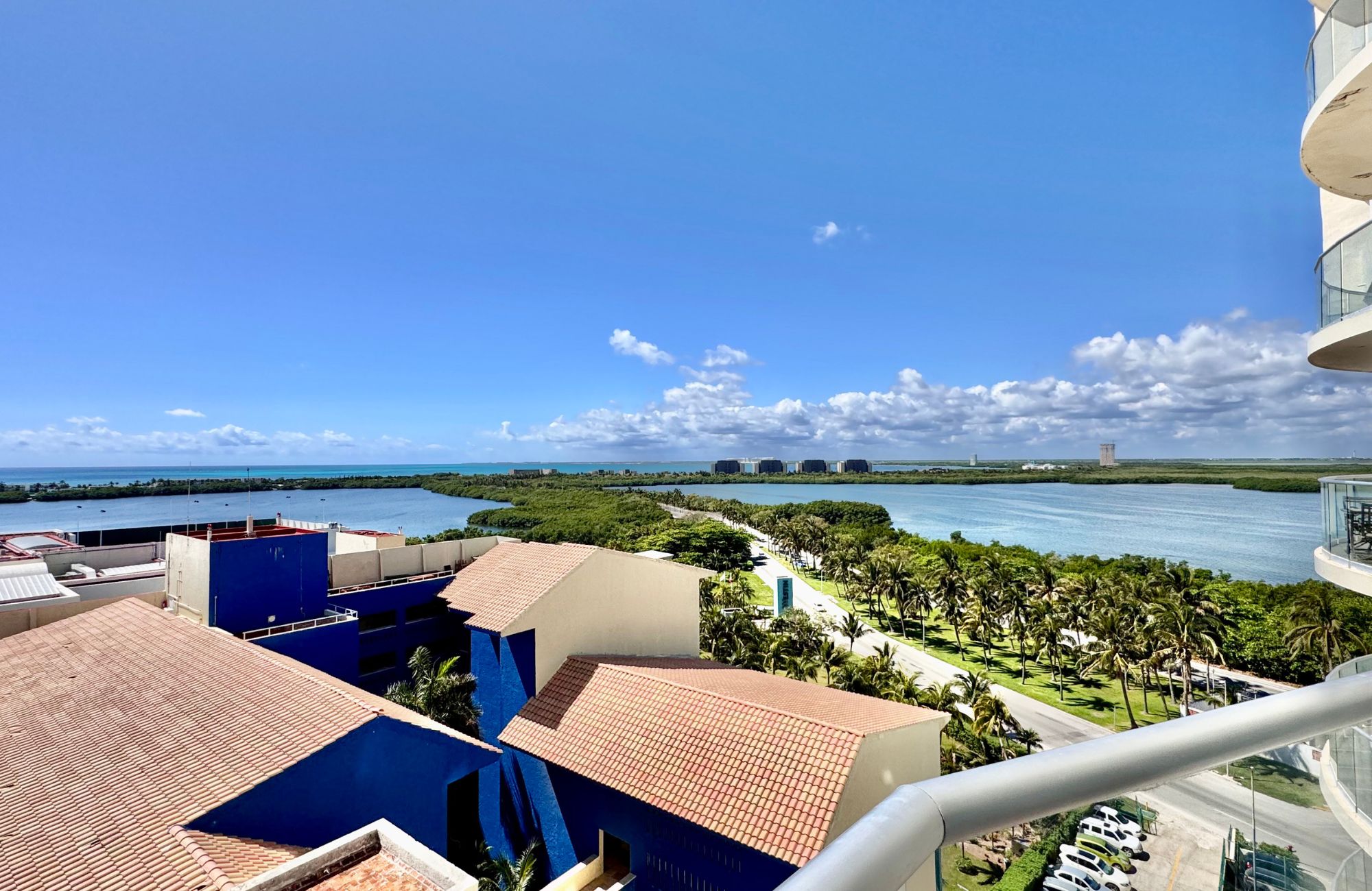 Oceanfront 4 bedroom condo for sale in Emerald Cancun