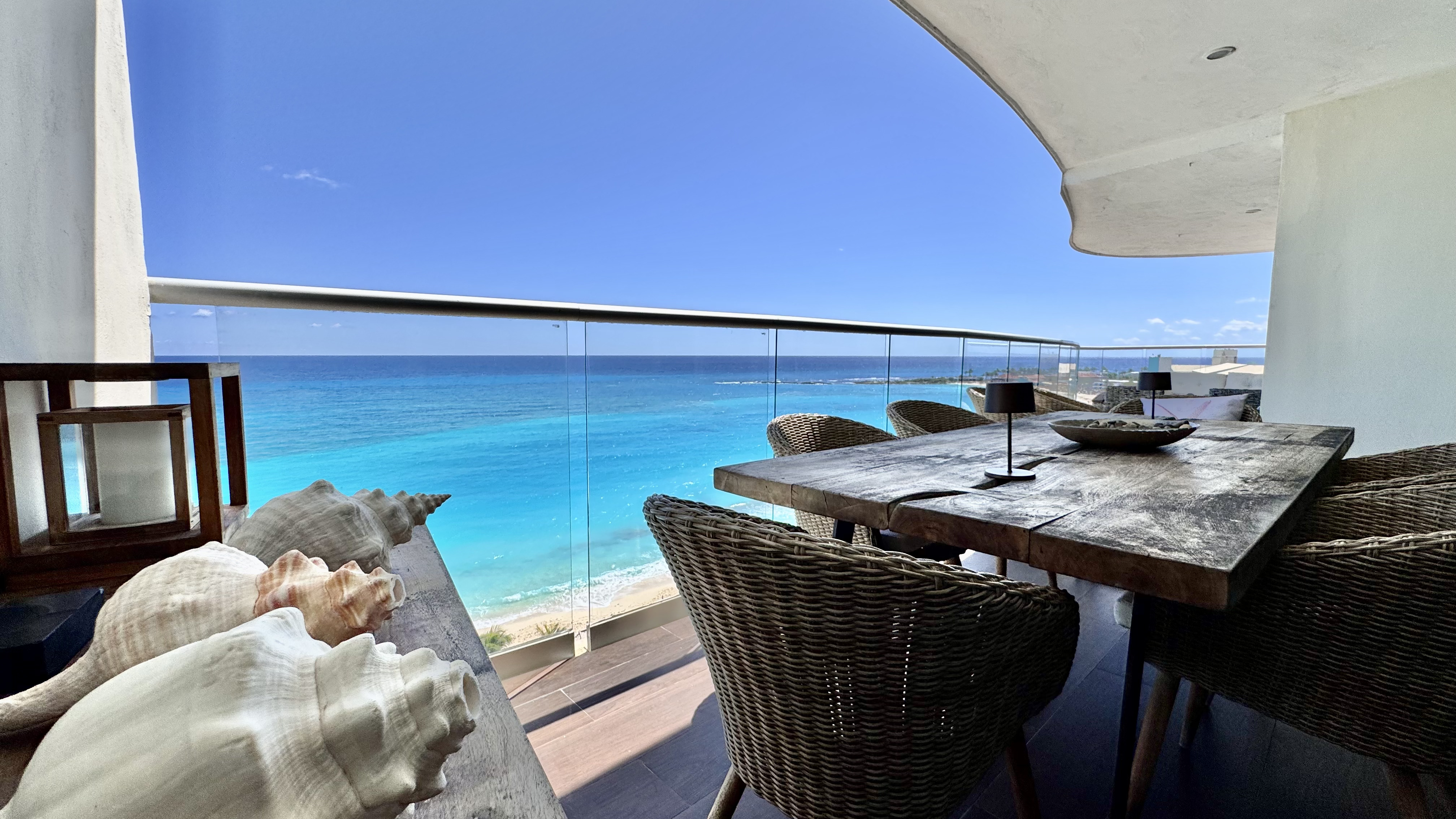 Oceanfront 4 bedroom condo for sale in Emerald Cancun