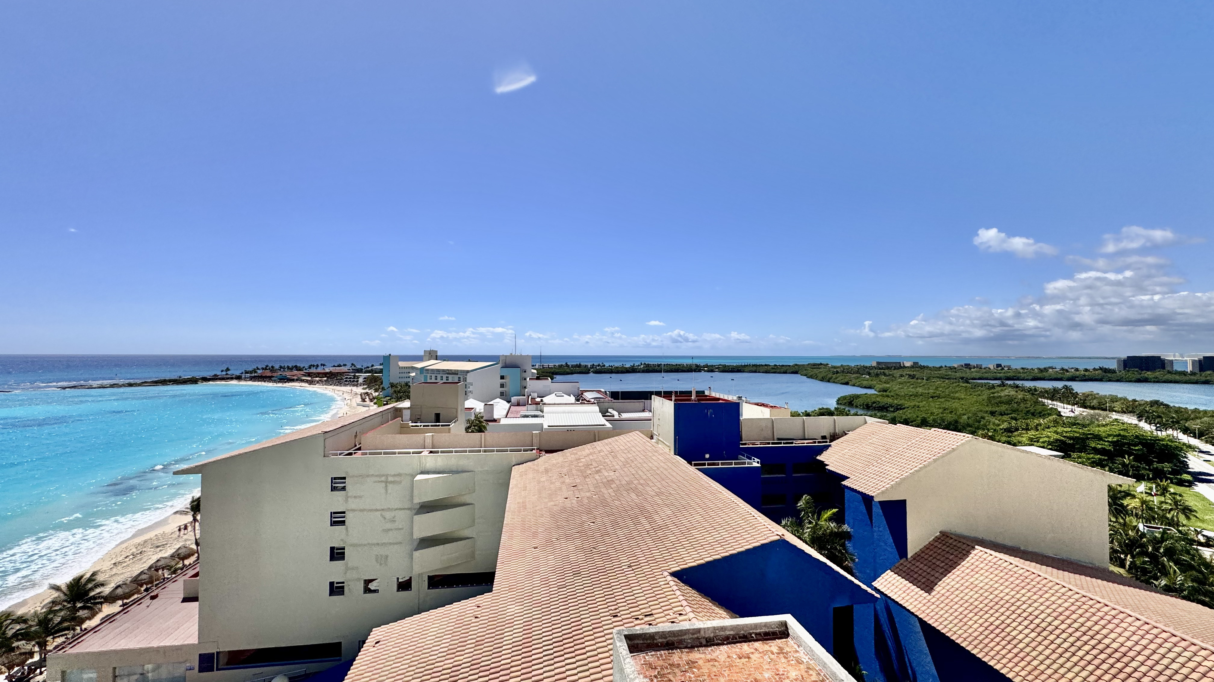 Oceanfront 4 bedroom condo for sale in Emerald Cancun