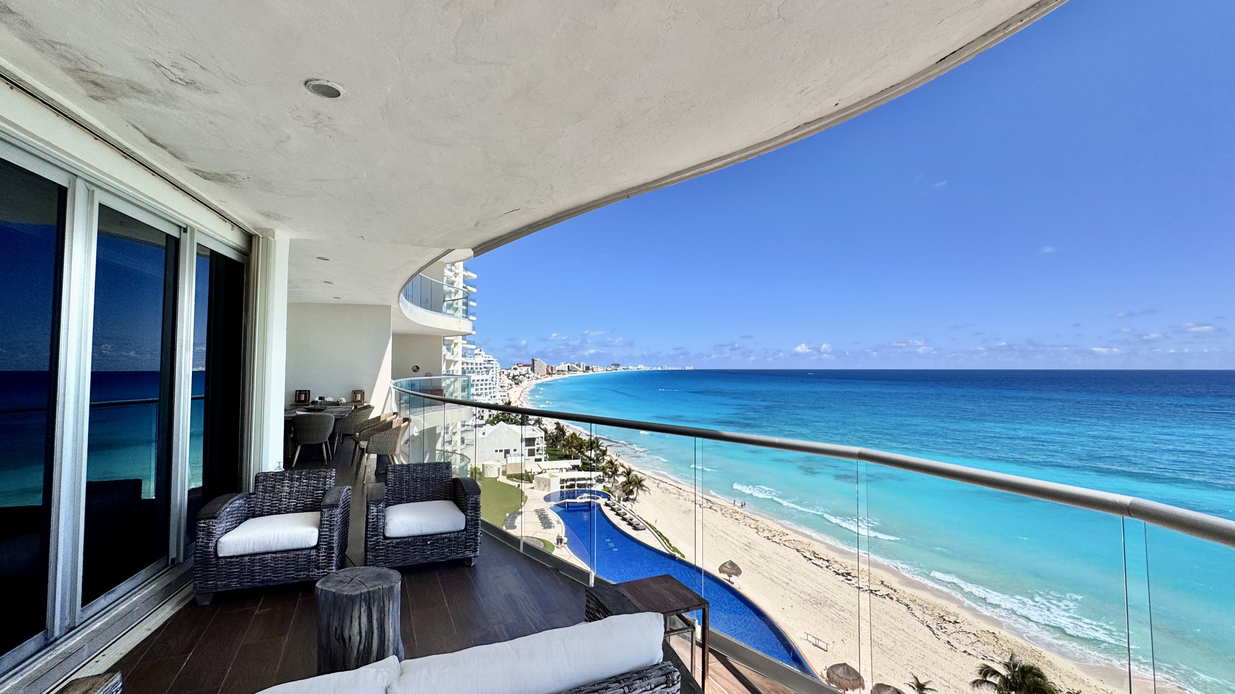 Oceanfront 4 bedroom condo for sale in Emerald Cancun