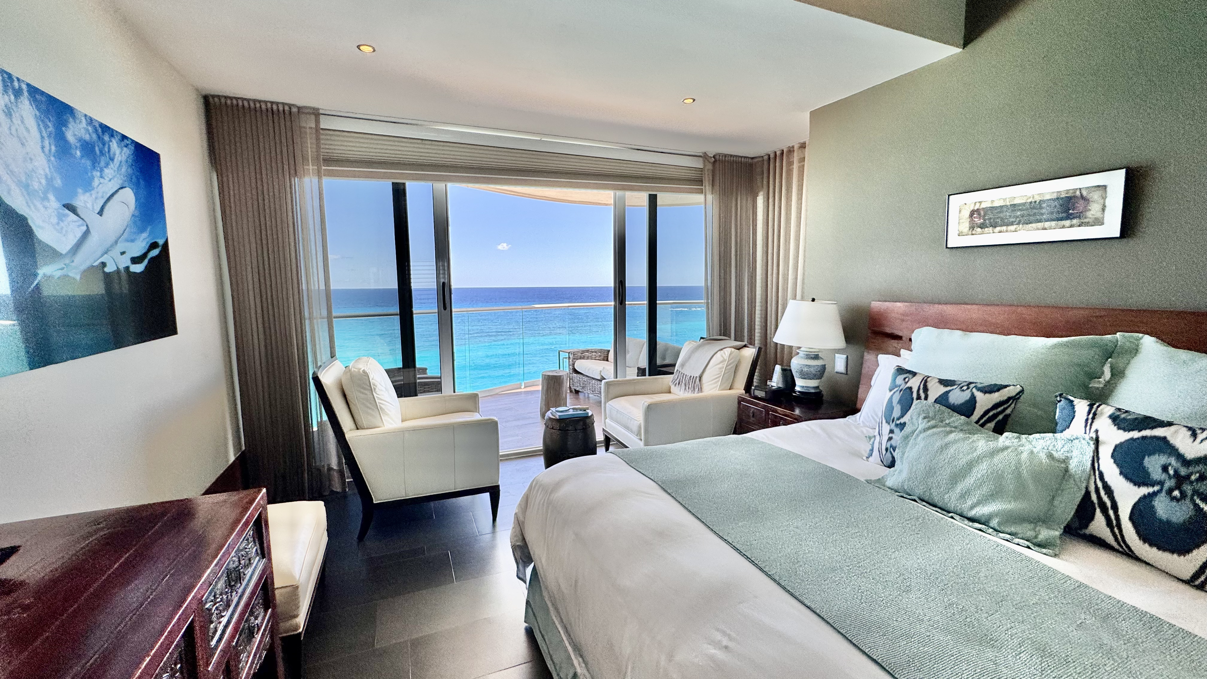 Oceanfront 4 bedroom condo for sale in Emerald Cancun