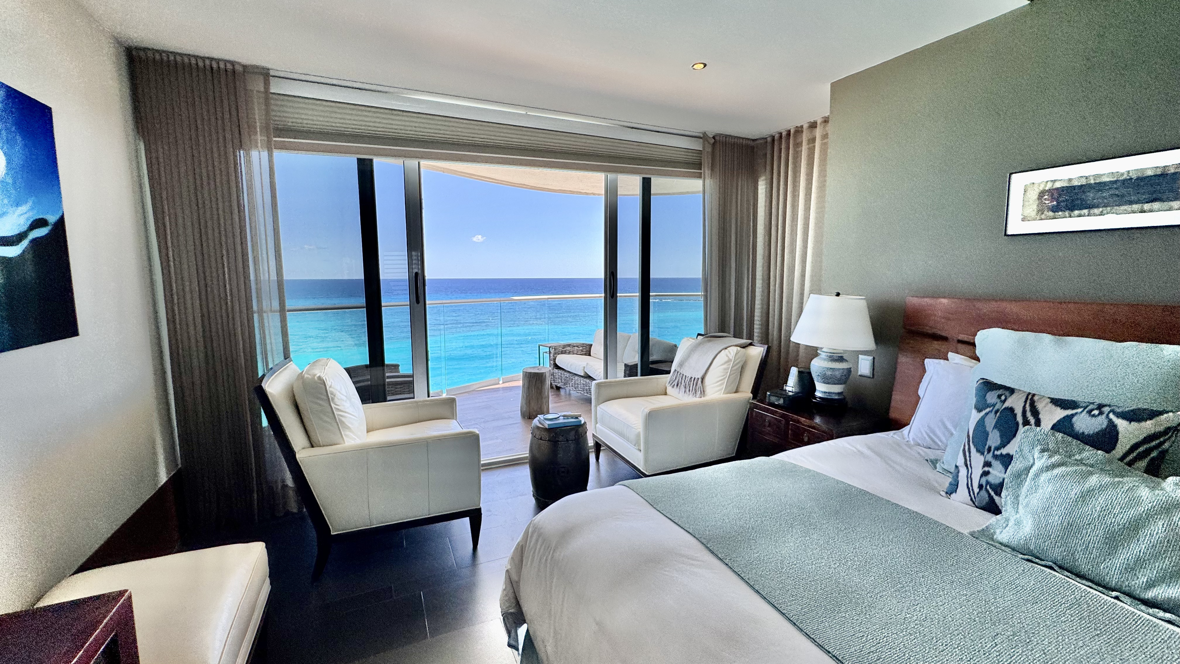Oceanfront 4 bedroom condo for sale in Emerald Cancun