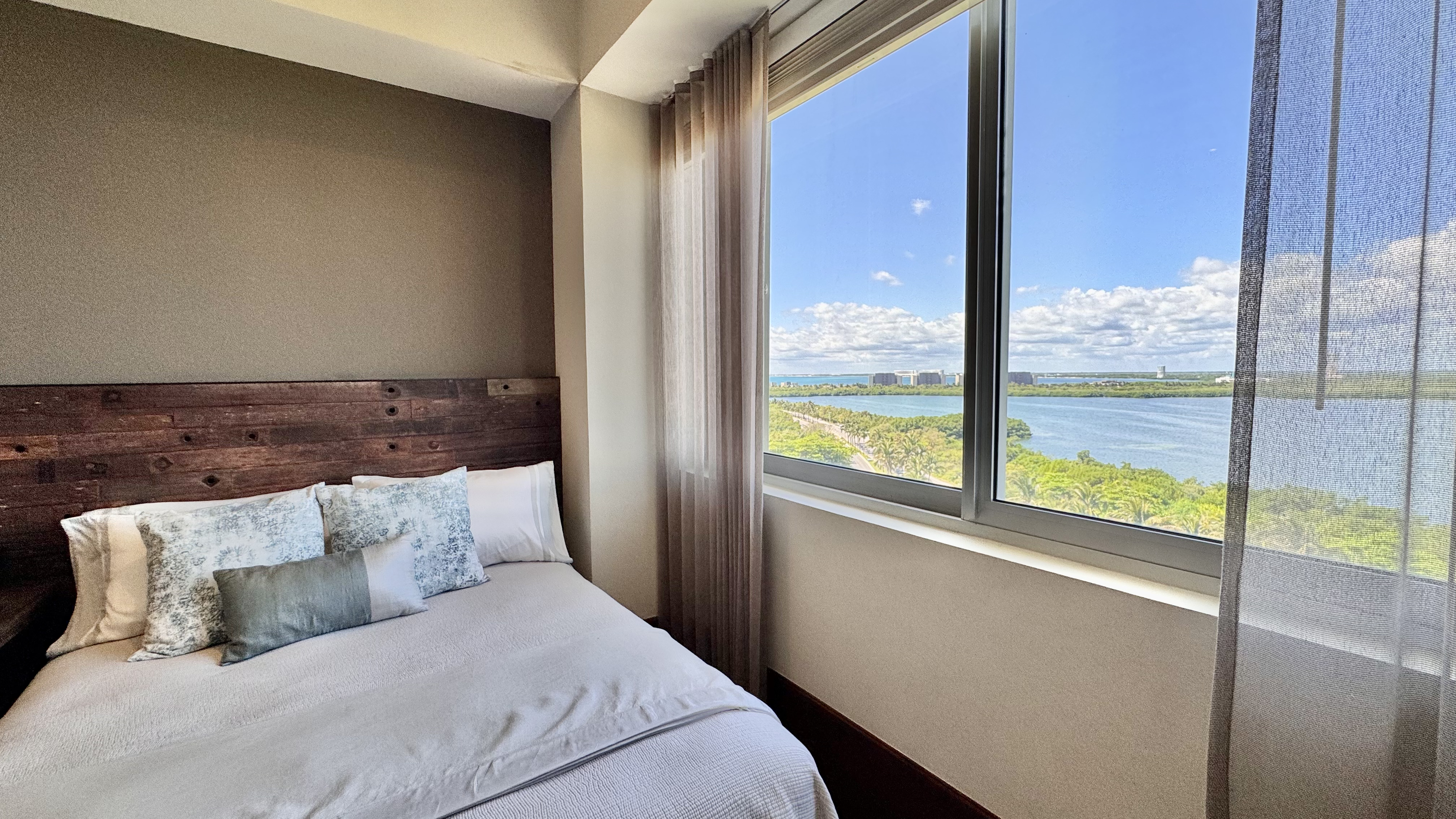 Oceanfront 4 bedroom condo for sale in Emerald Cancun