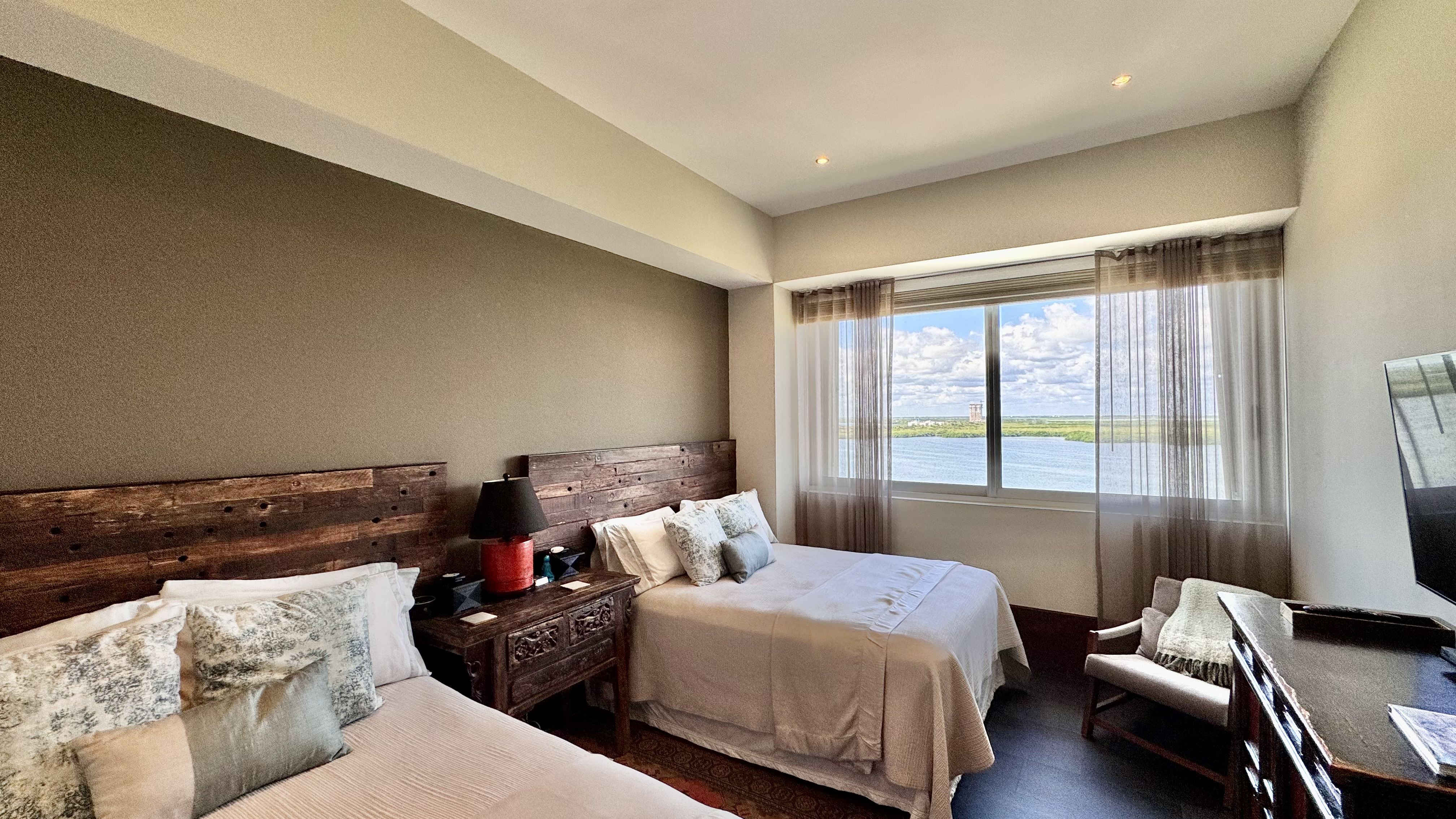 Oceanfront 4 bedroom condo for sale in Emerald Cancun