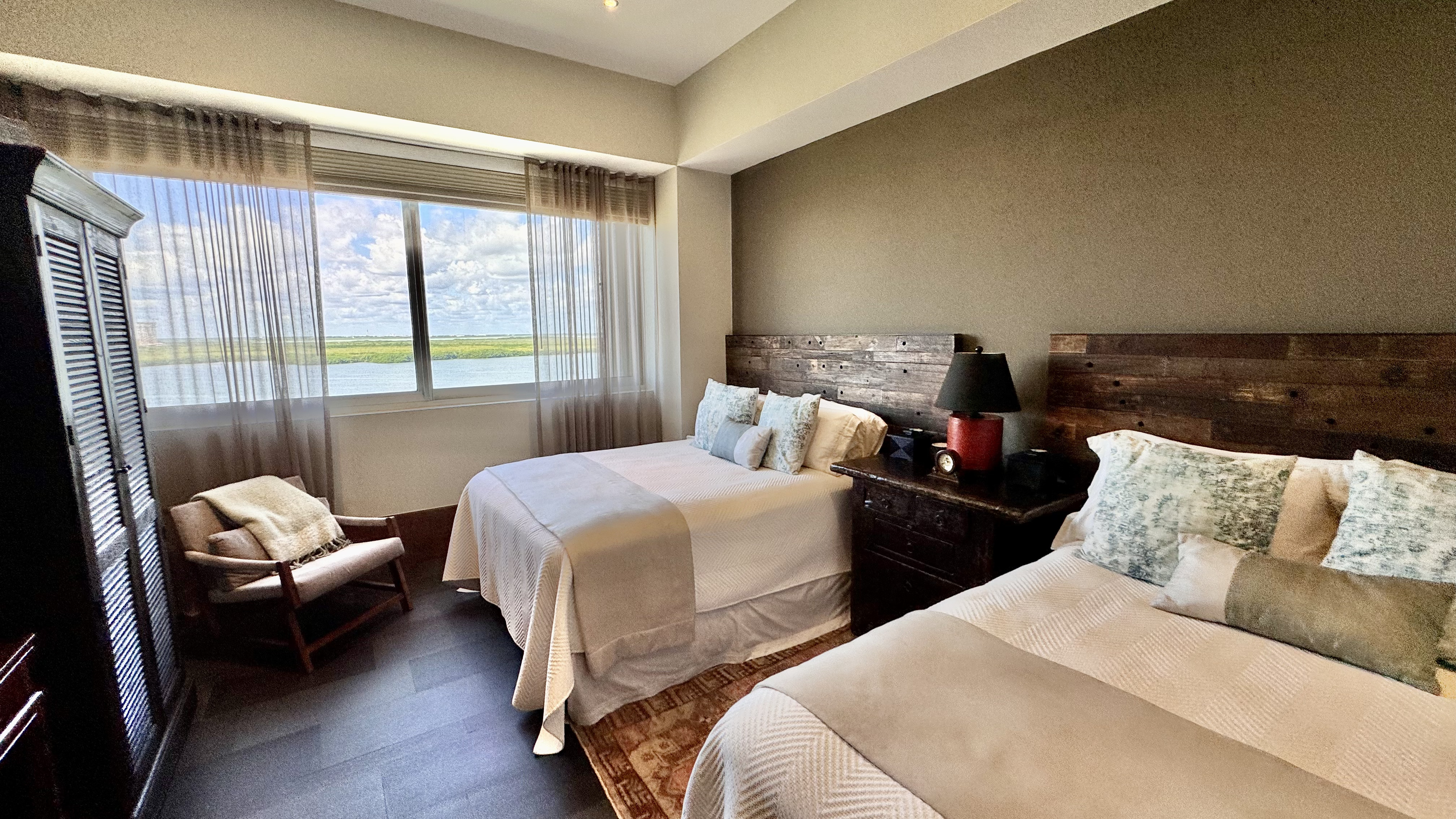 Oceanfront 4 bedroom condo for sale in Emerald Cancun