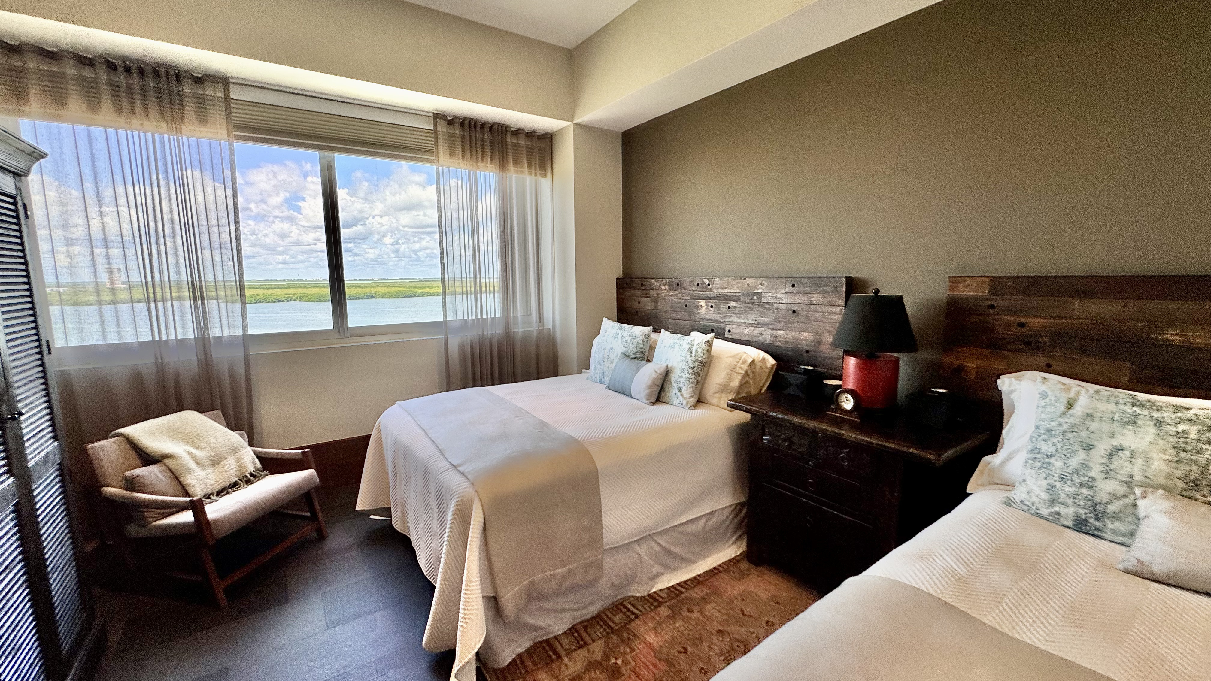 Oceanfront 4 bedroom condo for sale in Emerald Cancun