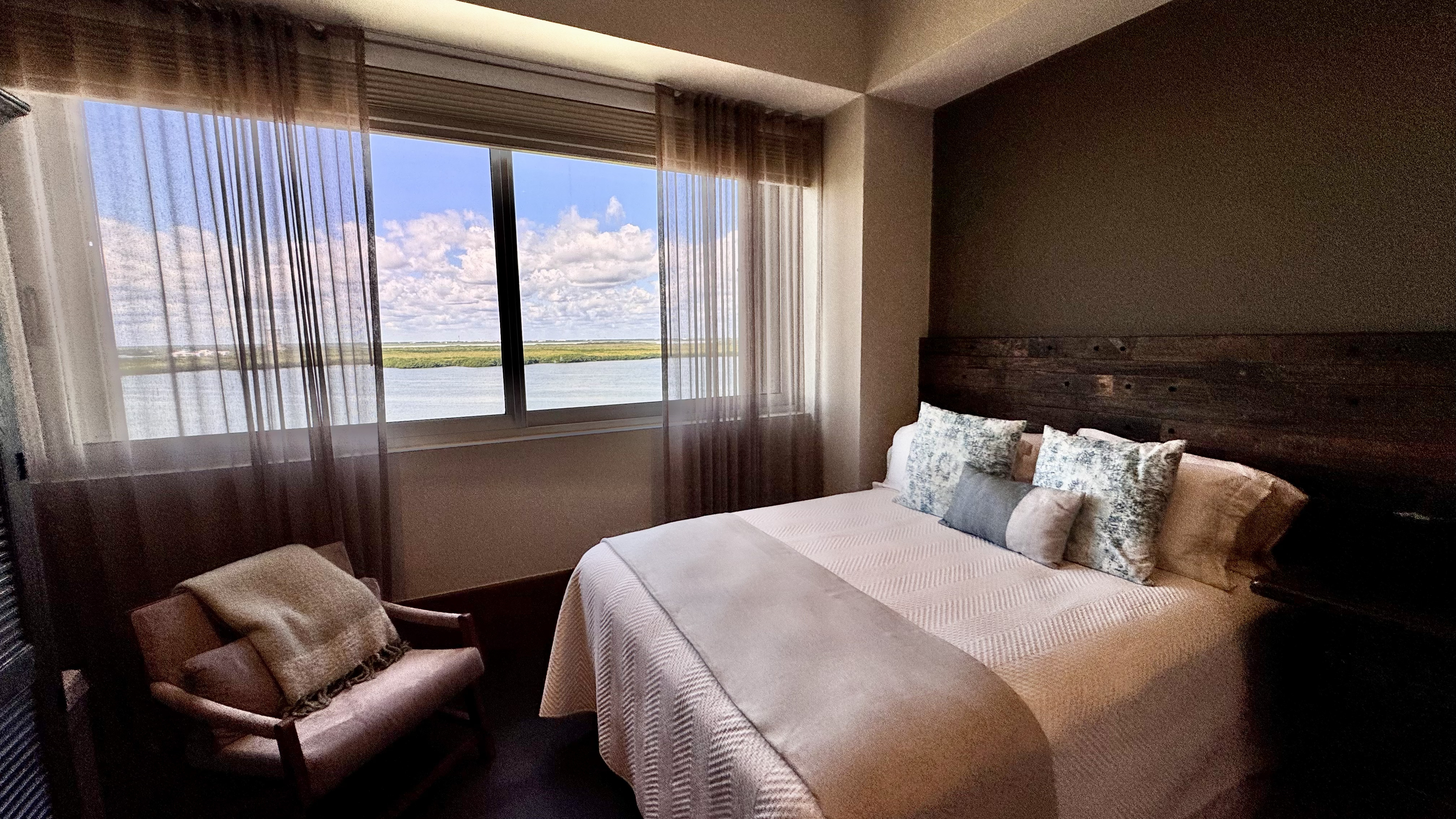 Oceanfront 4 bedroom condo for sale in Emerald Cancun