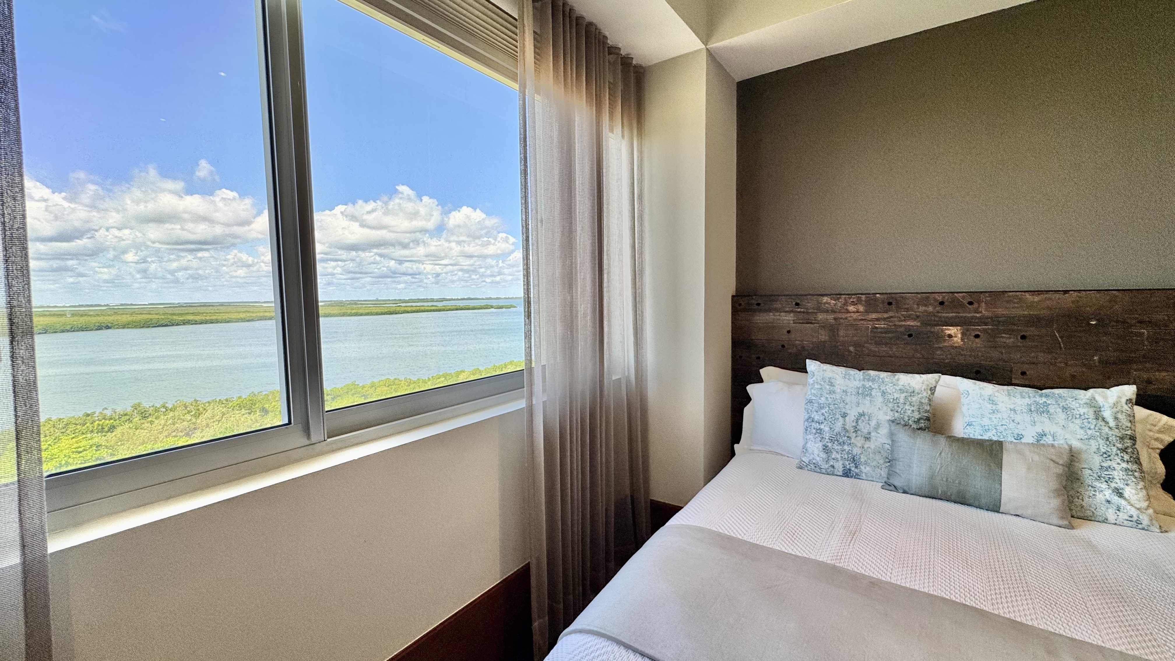 Oceanfront 4 bedroom condo for sale in Emerald Cancun