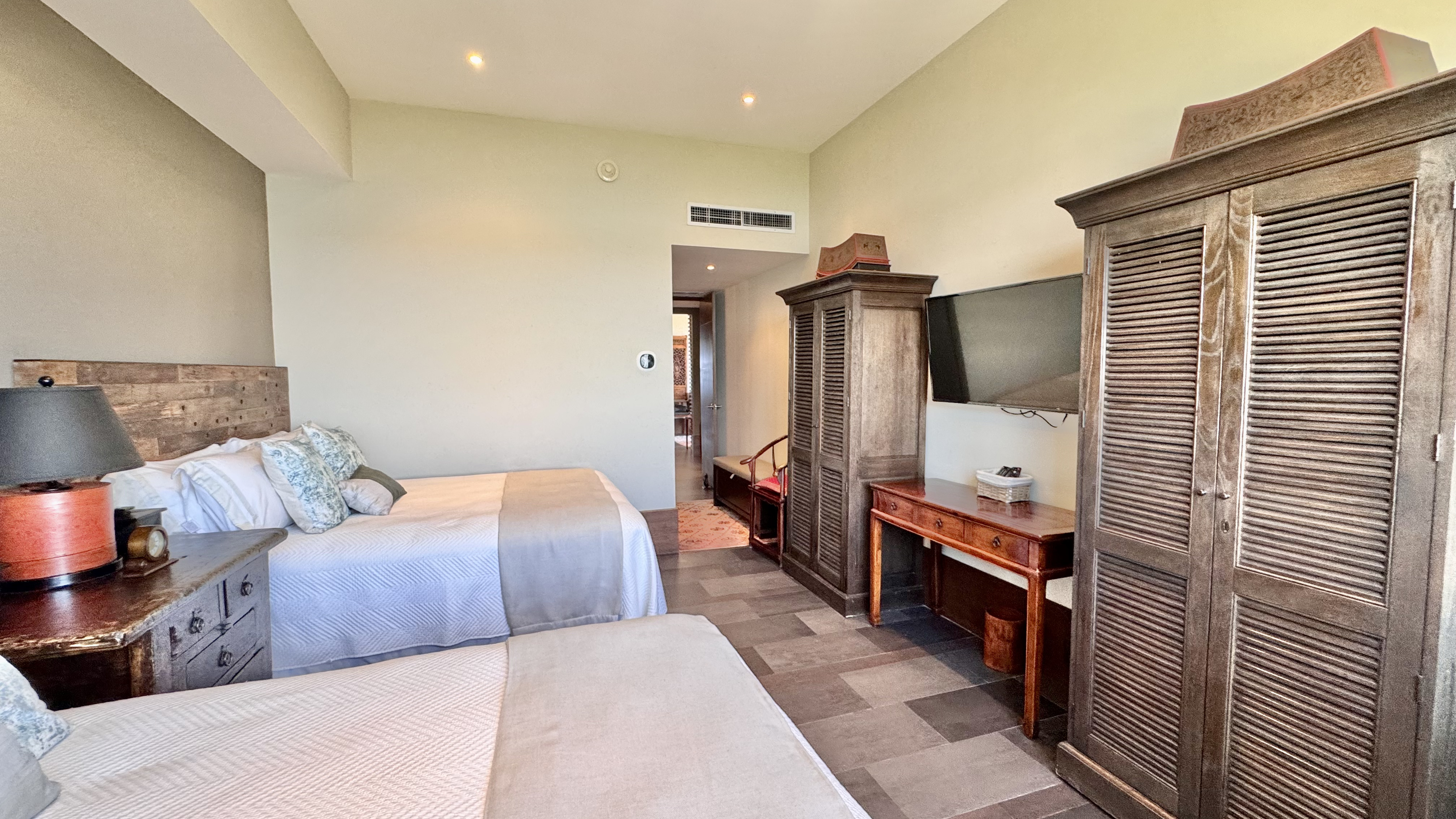 Oceanfront 4 bedroom condo for sale in Emerald Cancun