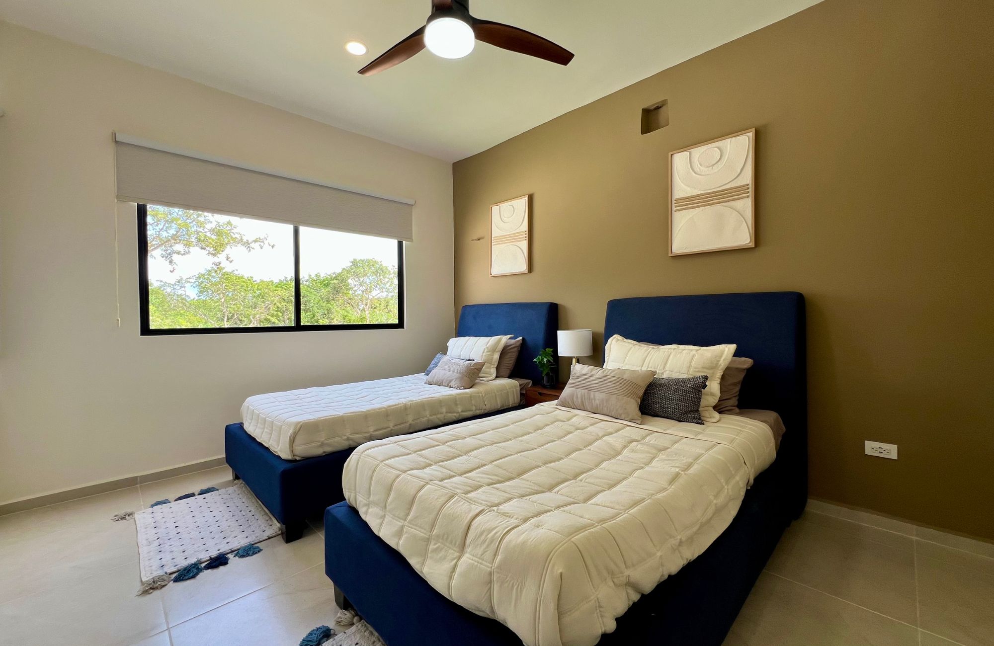 House with pool, solar panel, clubhouse with amenities, for sale Cholul Merida