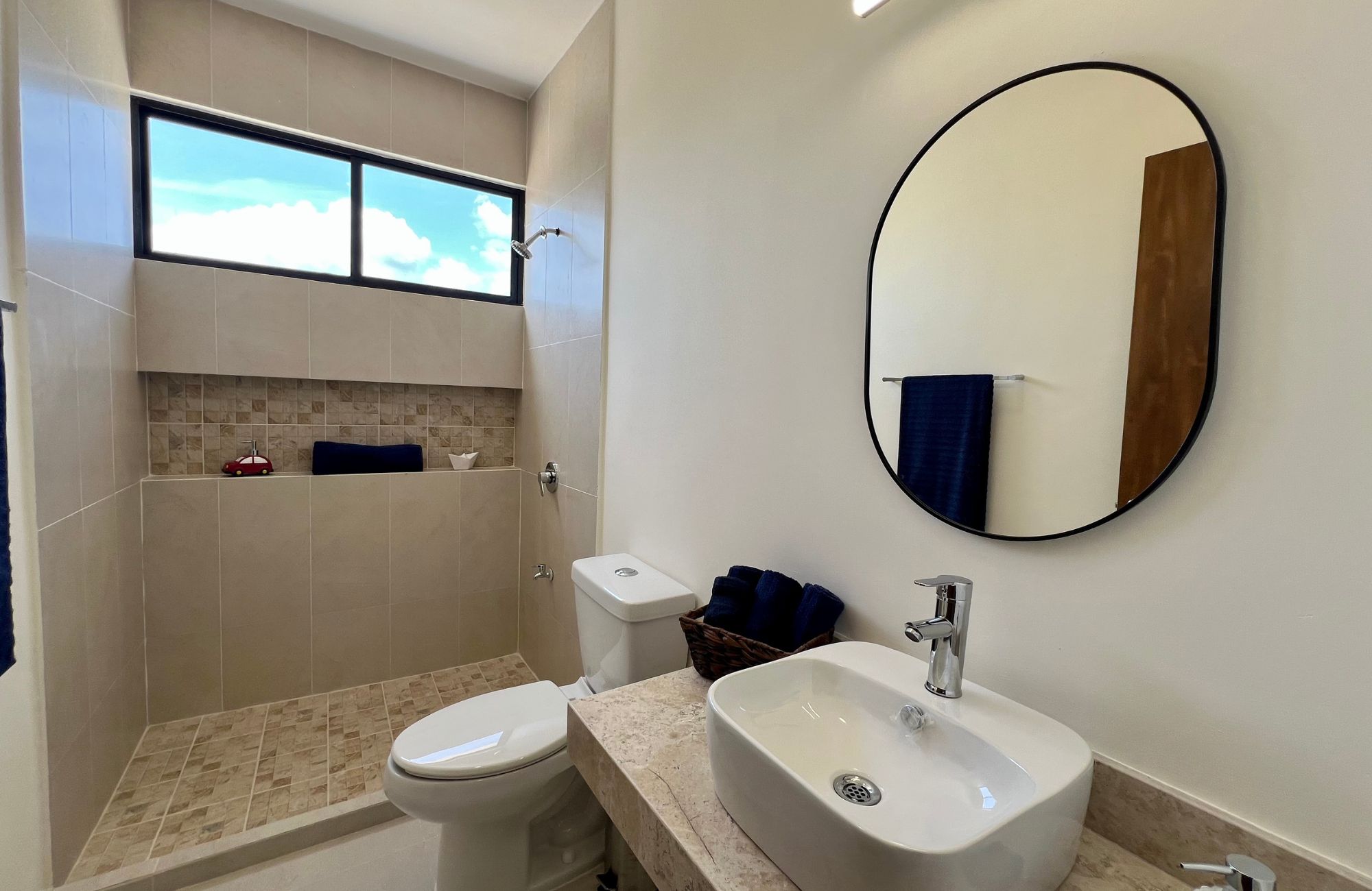 House with pool, solar panel, clubhouse with amenities, for sale Cholul Merida