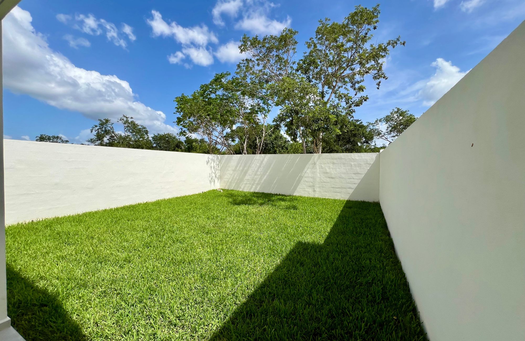 House with pool, solar panel, clubhouse with amenities, for sale Cholul Merida