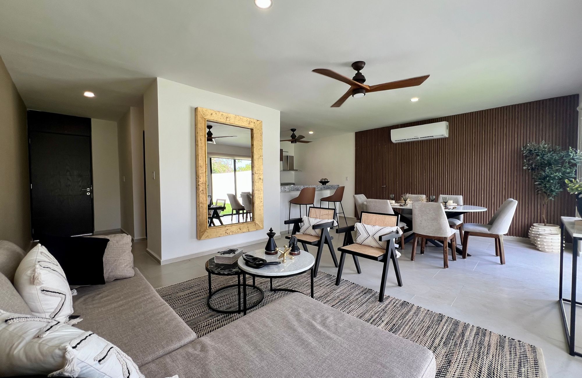 House with pool, solar panel, clubhouse with amenities, for sale Cholul Merida