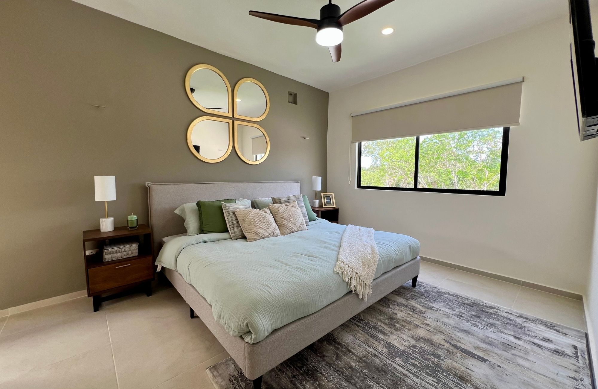 House with pool, solar panel, clubhouse with amenities, for sale Cholul Merida