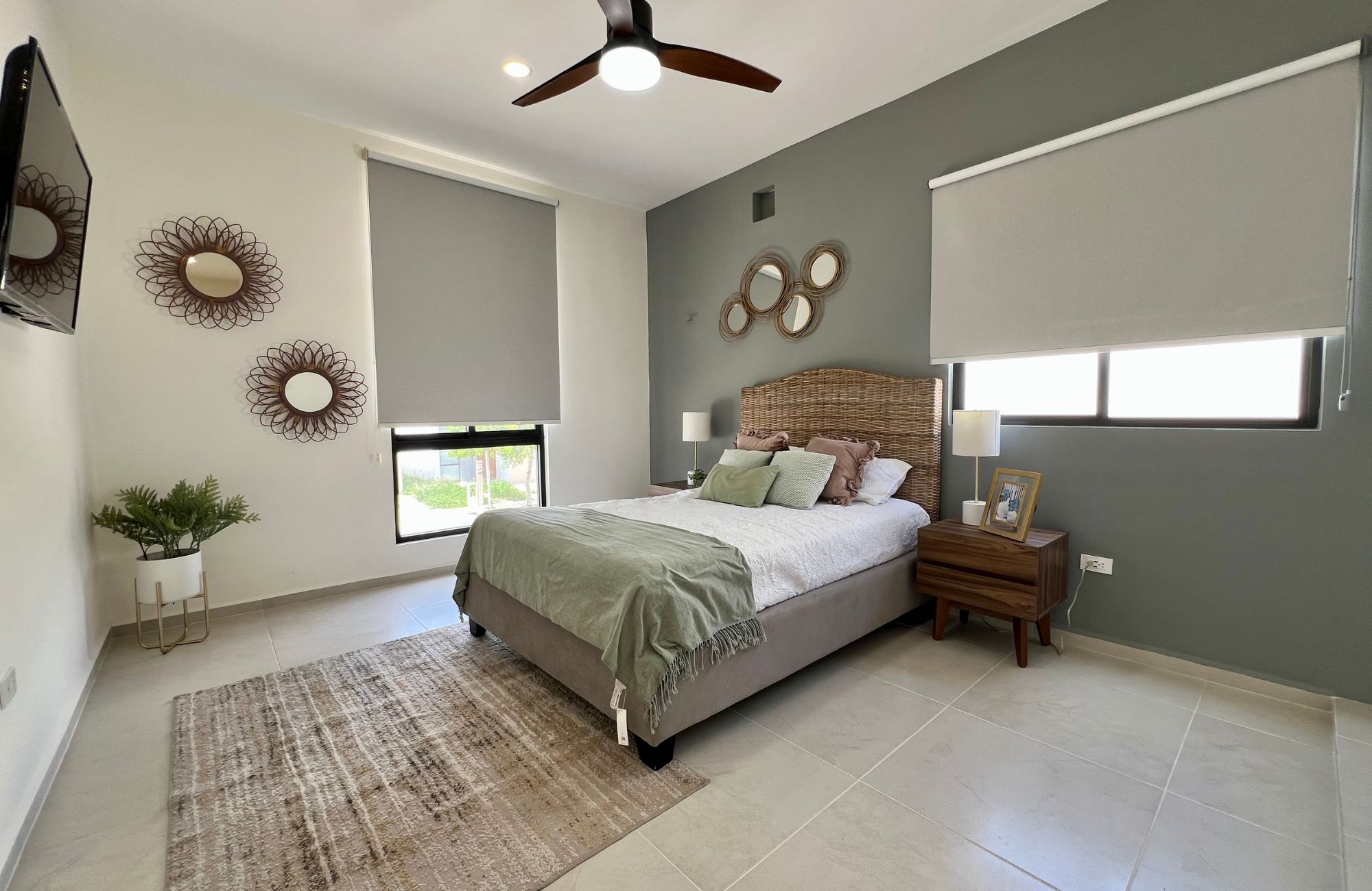 House with private pool, covered terrace, walk-in closet, two-car garage, for sale, Xcanatun, Merida, Yucatan.