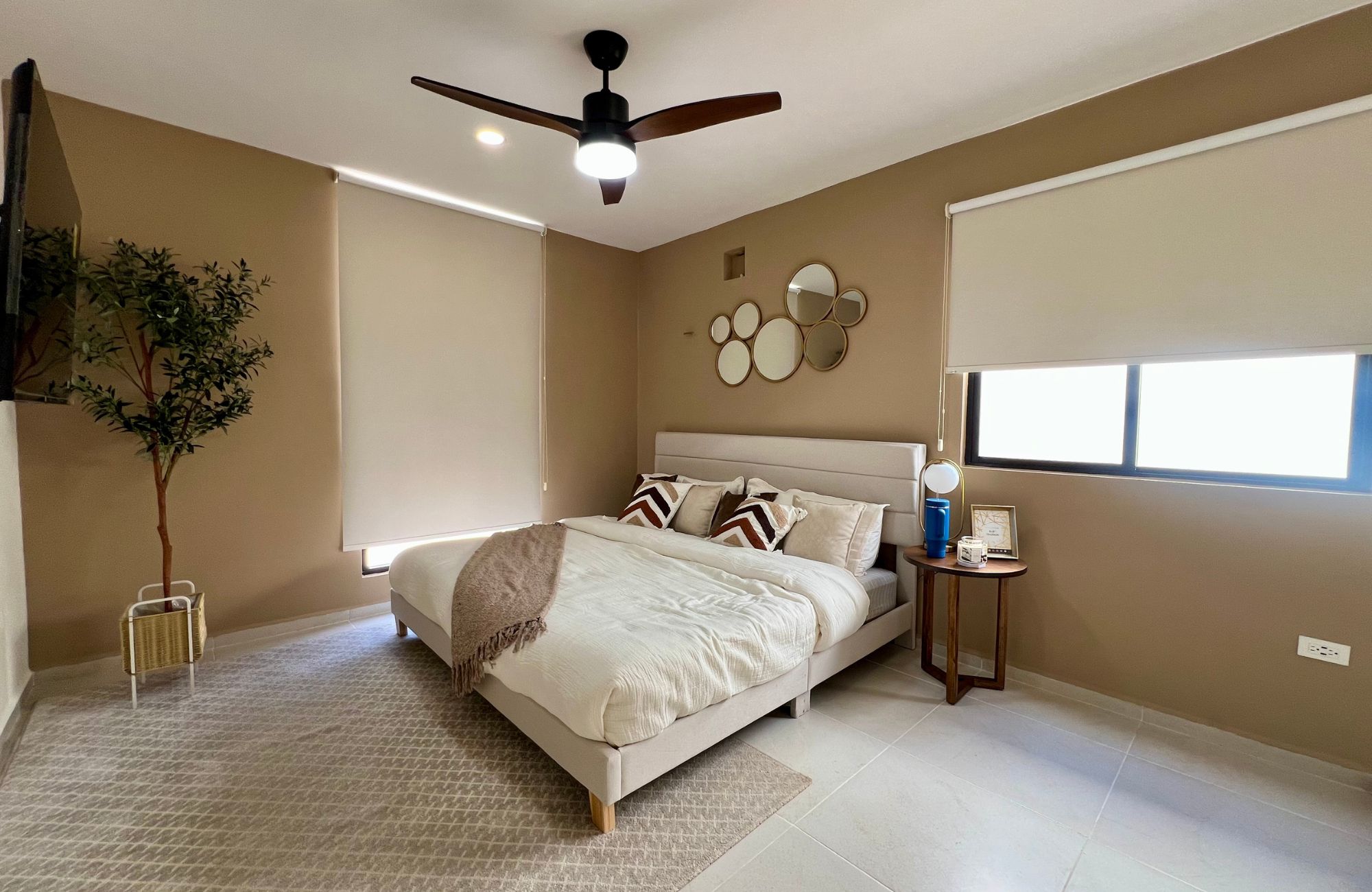 House with private pool, covered terrace, walk-in closet, two-car garage, for sale, Xcanatun, Merida, Yucatan.