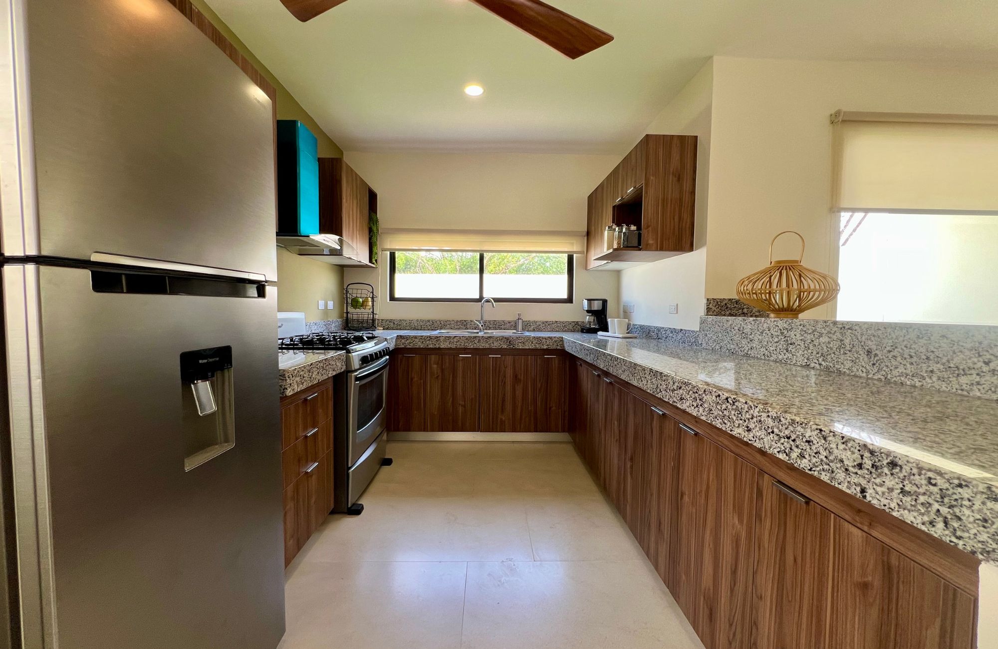 House with private pool, covered terrace, walk-in closet, two-car garage, for sale, Xcanatun, Merida, Yucatan.