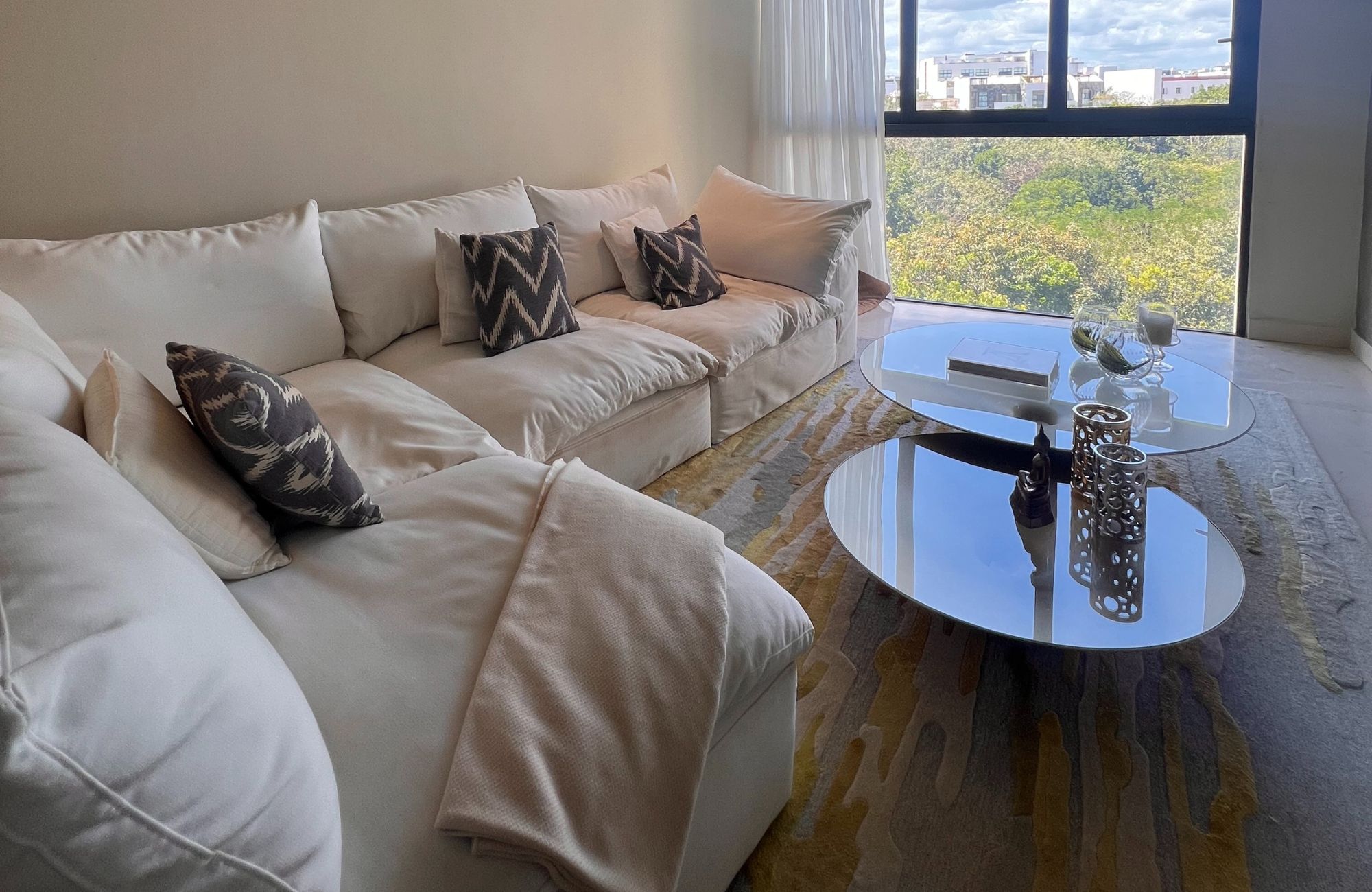 Penthouse with pool and rooftop, oceanfront, pre-sale Playa del Carmen.