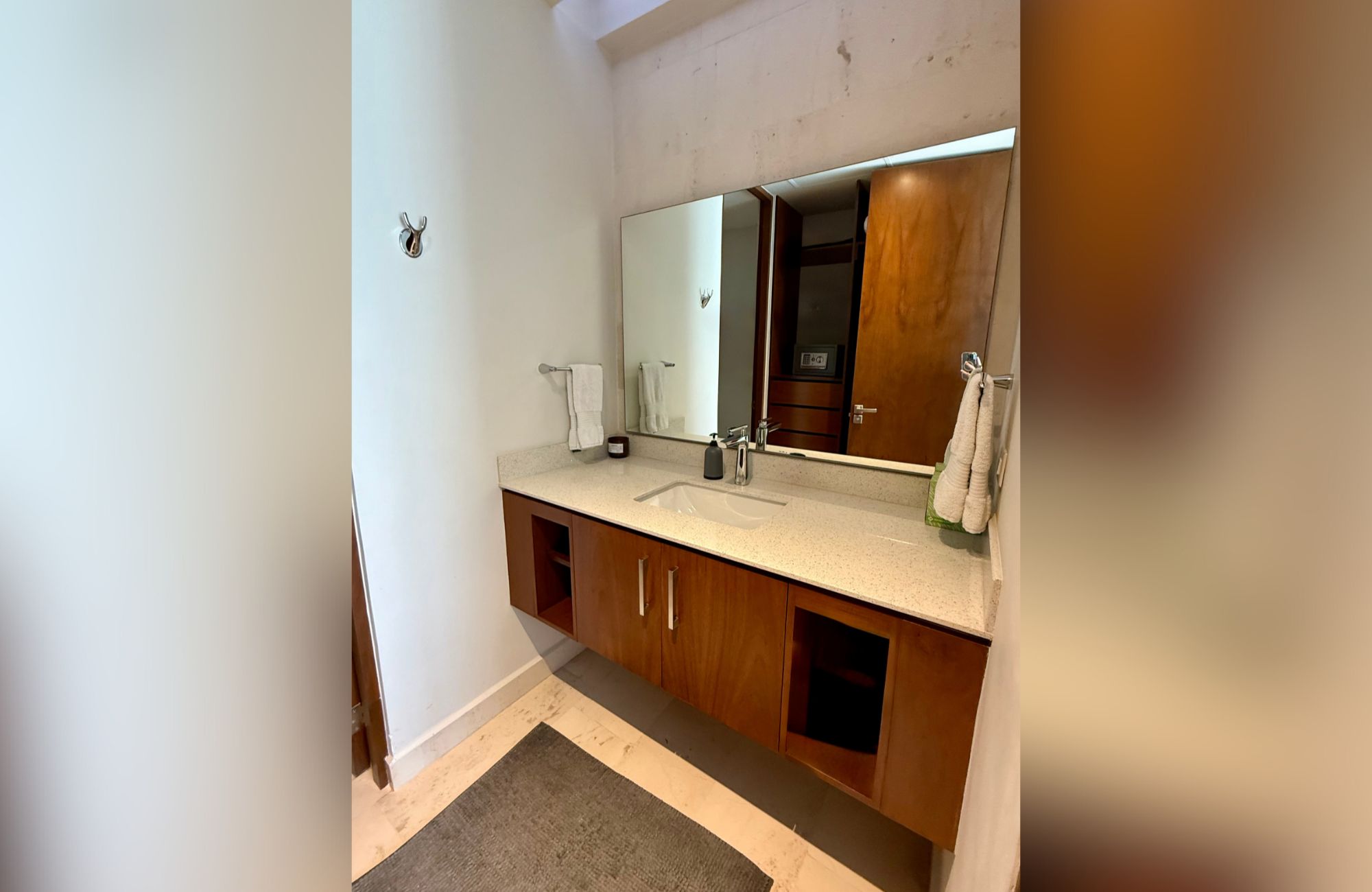 Penthouse with pool and rooftop, oceanfront, pre-sale Playa del Carmen.