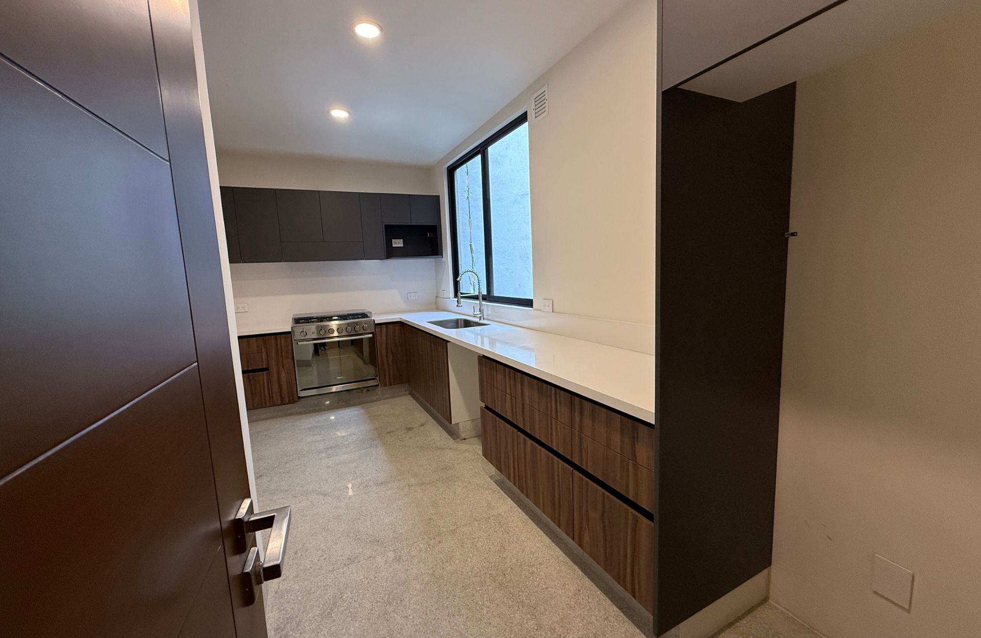 Apartment with Terrace, with service room with bathroom for  sale, Polanco, Mexico City.