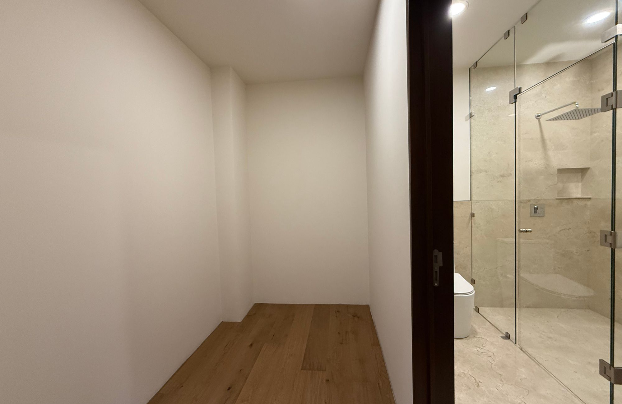 Apartment with Terrace, with service room with bathroom for  sale, Polanco, Mexico City.