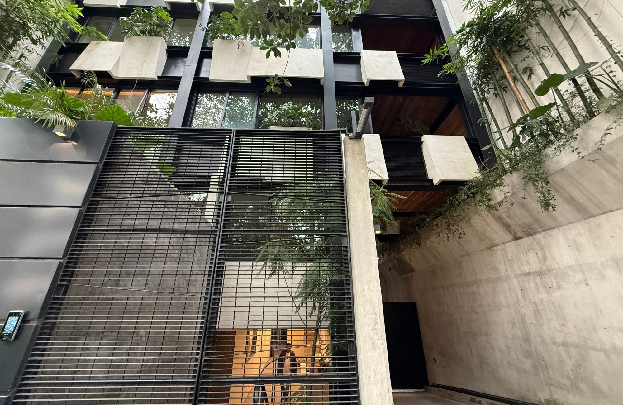 Apartment with Terrace, with service room with bathroom for  sale, Polanco, Mexico City.