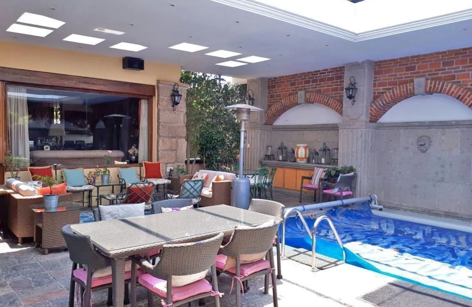 House with study, spacious garden, and terrace for sale, Miguel Hidalgo, CDMX